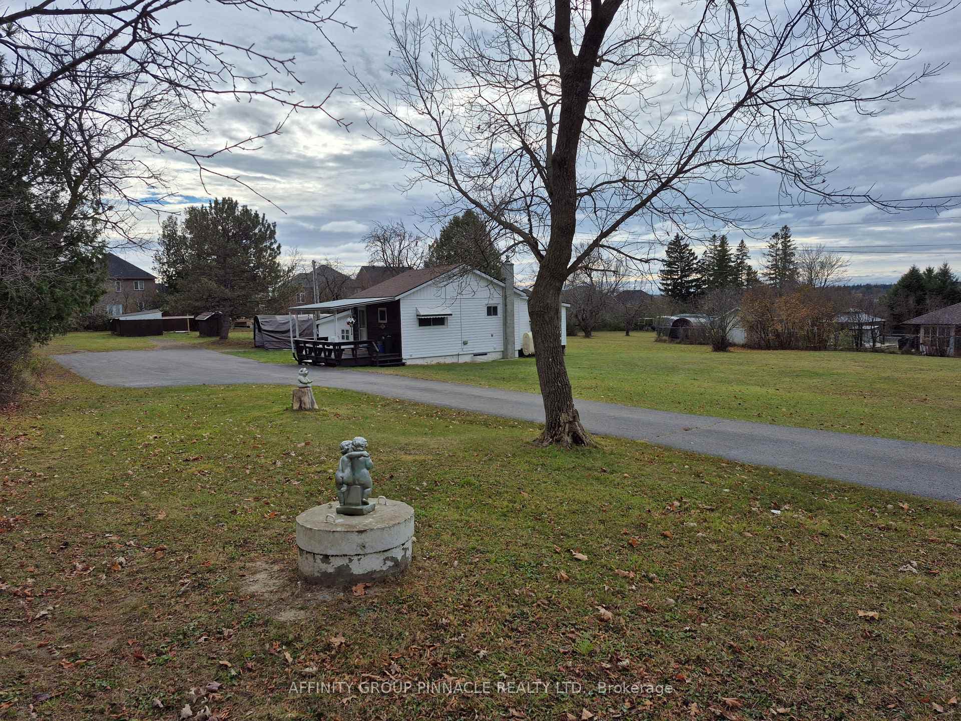 55 Parkside Drive photo 7