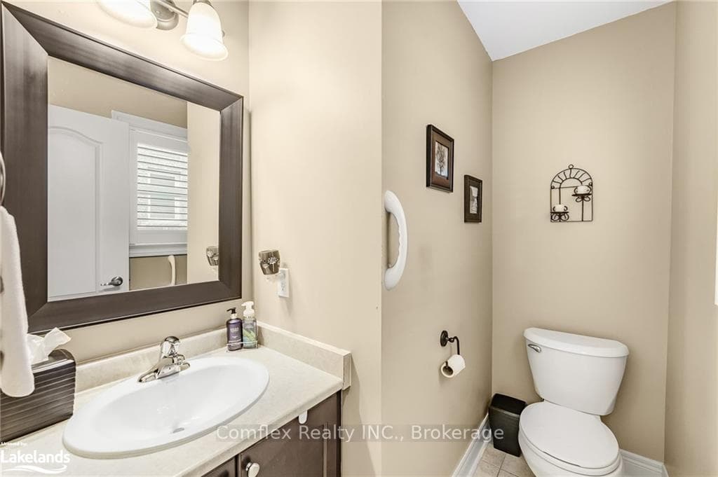 76 BATHGATE Crescent photo 18