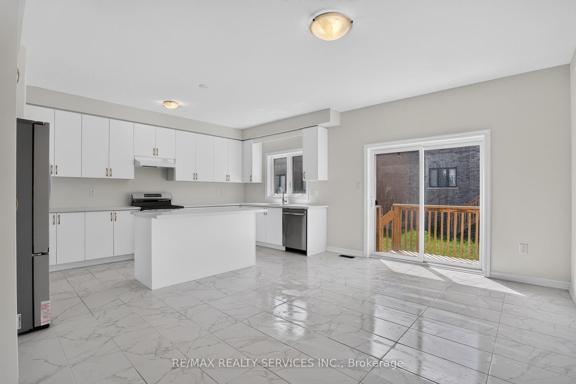 244 Warden Street photo 22