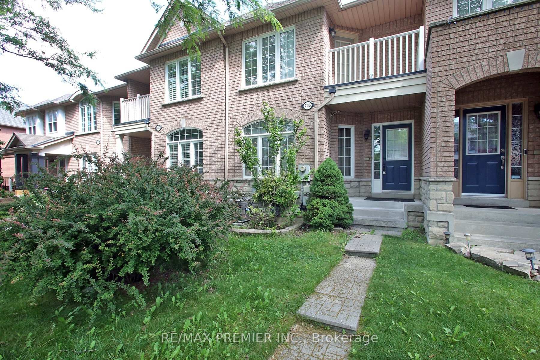 205 Equator Crescent photo 2