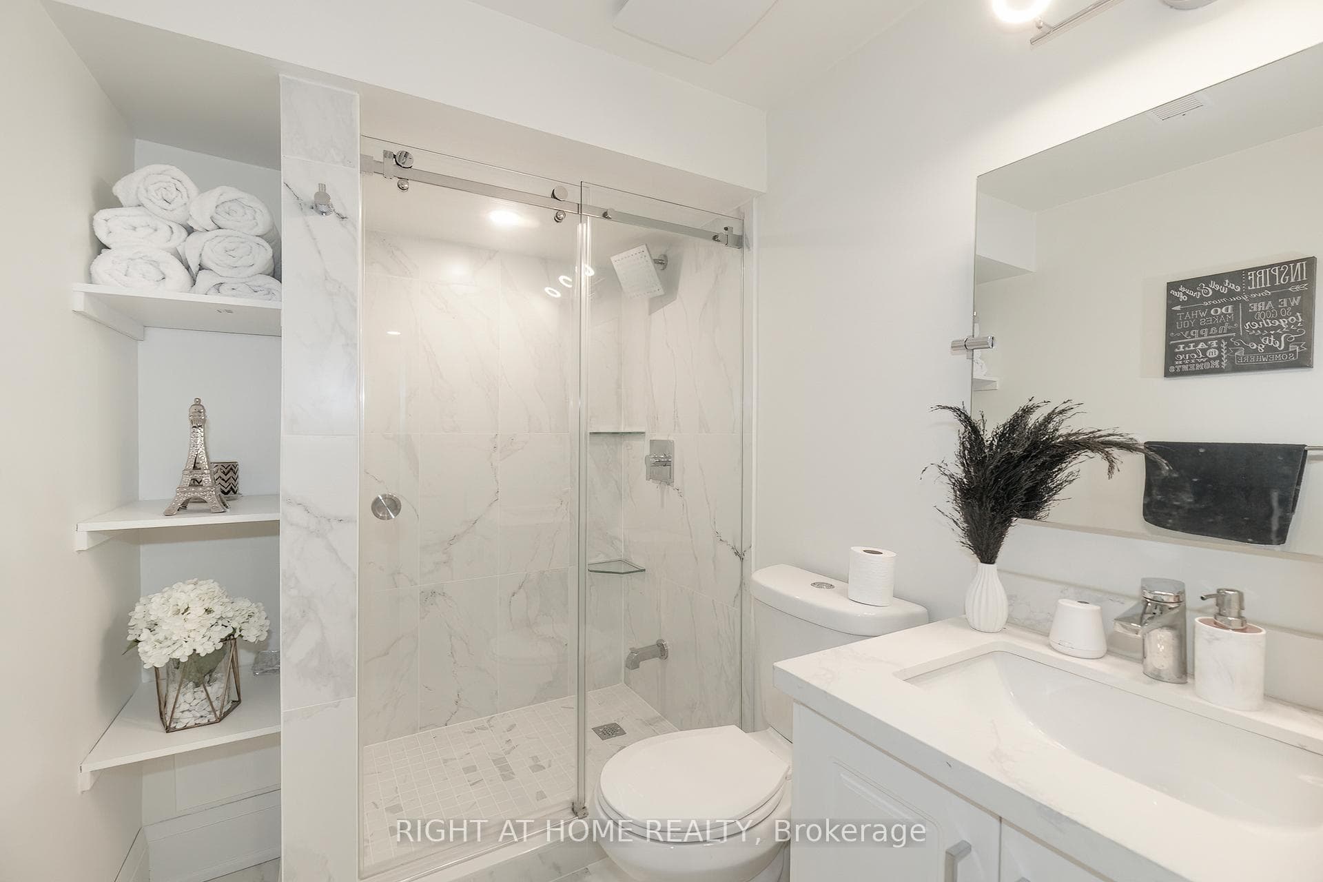 30 Caspian Square photo 21