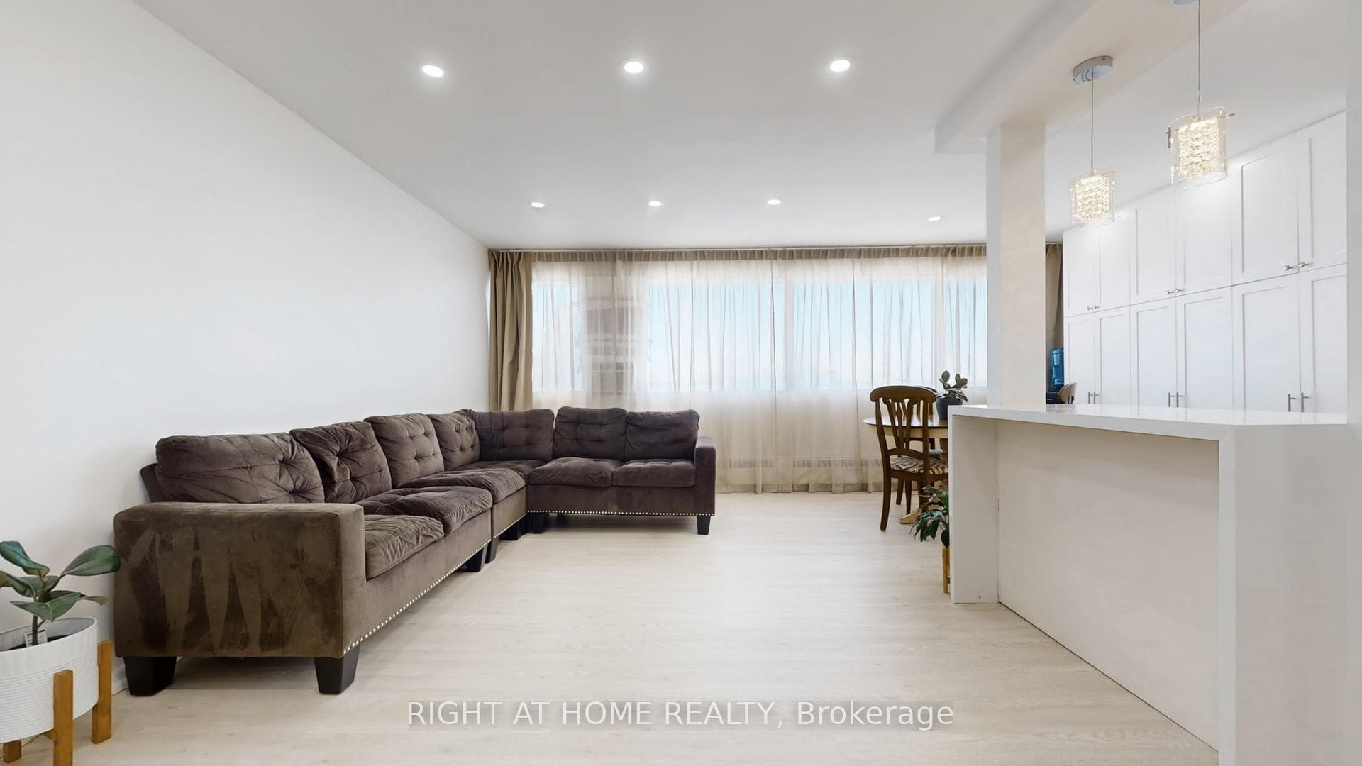 10 Sunny Glenway Unit 1801 photo 13
