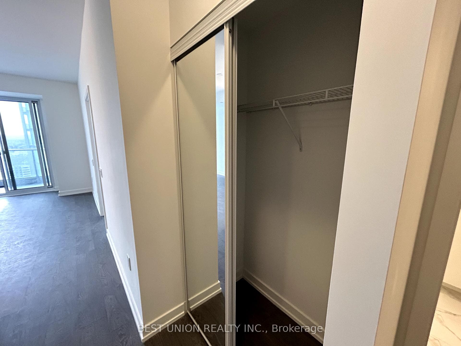 8 OLYMPIC GARDEN Drive Unit S2801 photo 15