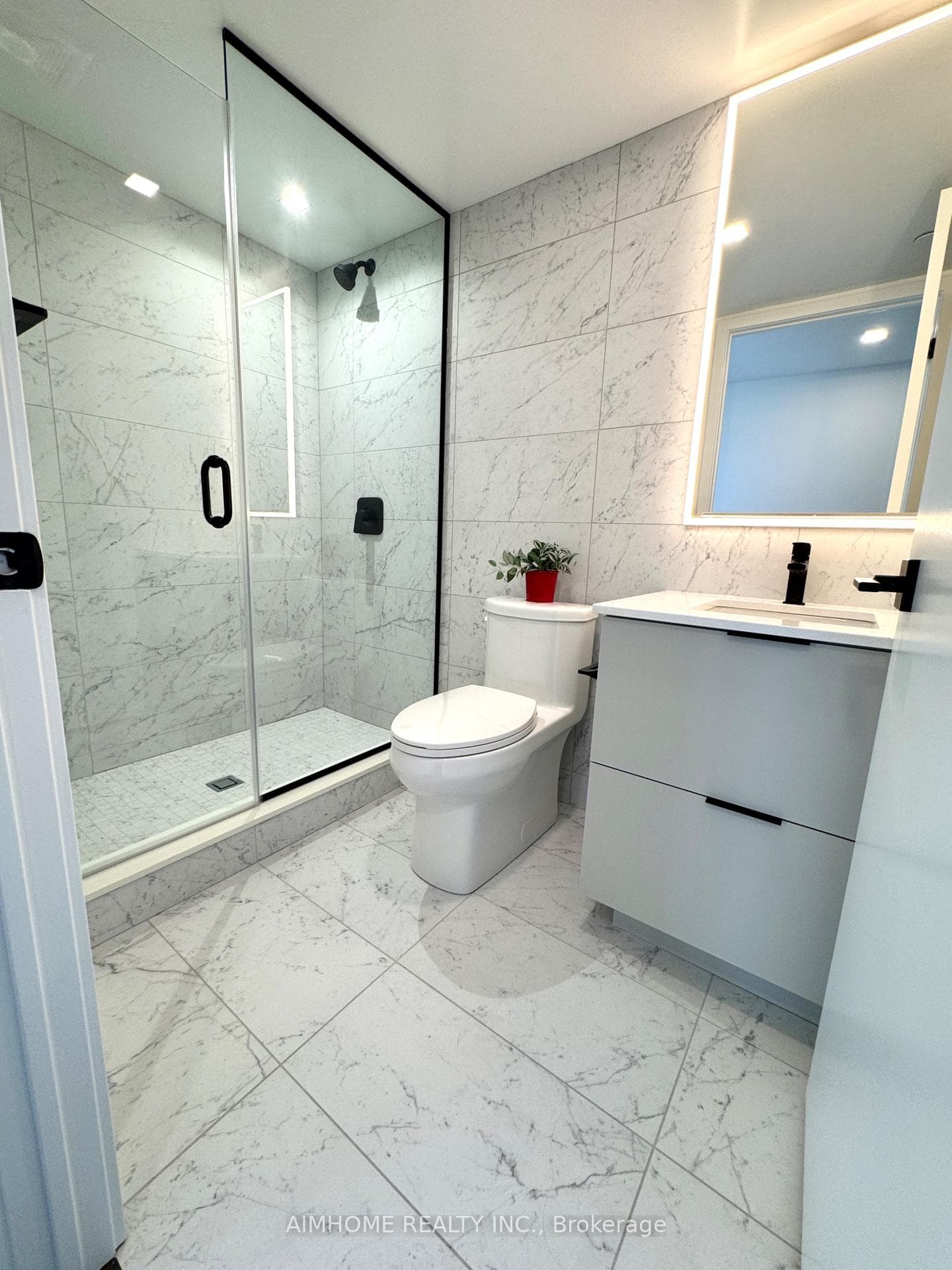 609 Sherbourne Street Unit 2210 photo 21