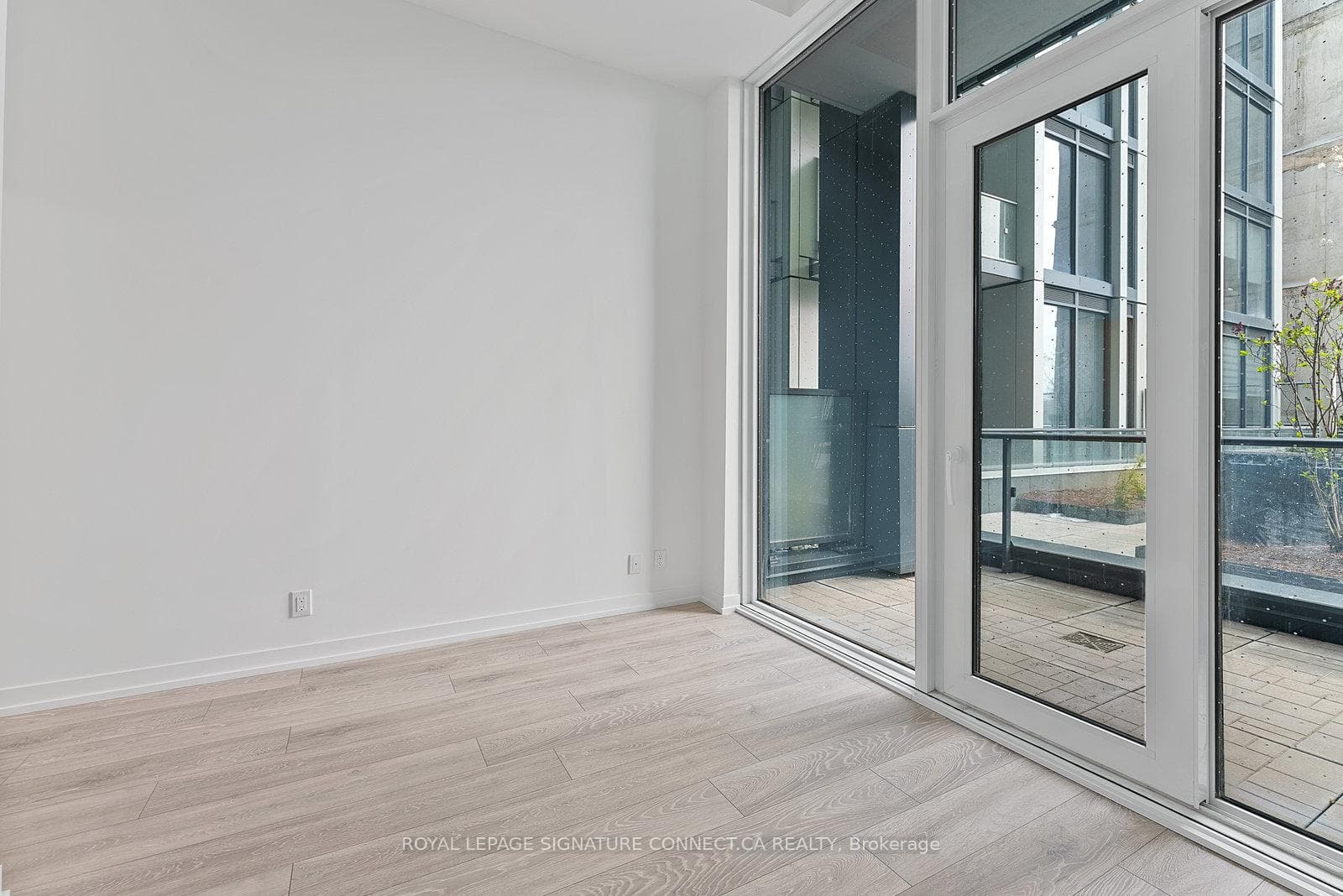 2020 Bathurst Street Unit 202 photo 20