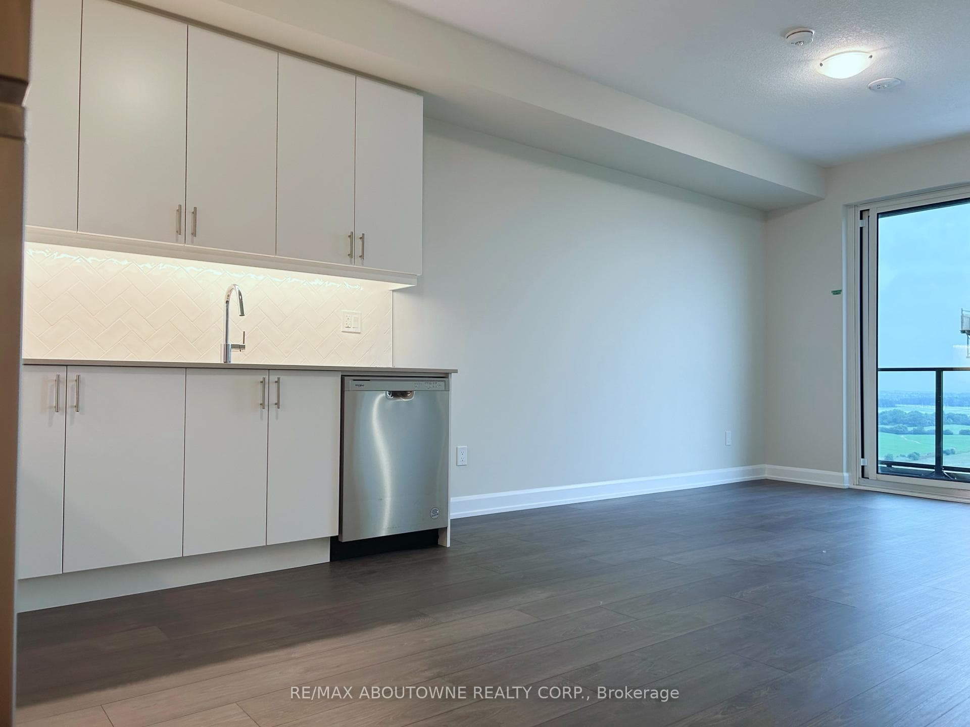3220 William Coltson Avenue Unit 2006 photo 4