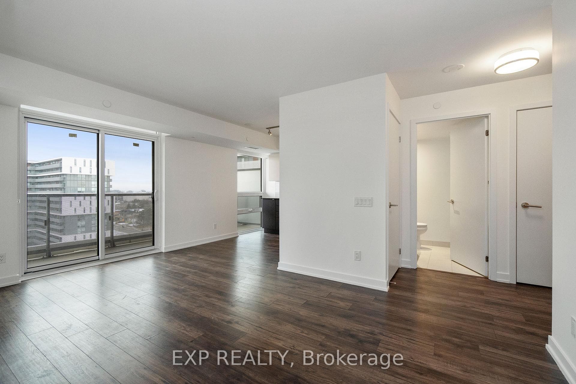 120 Varna Drive Unit 1117 photo 9