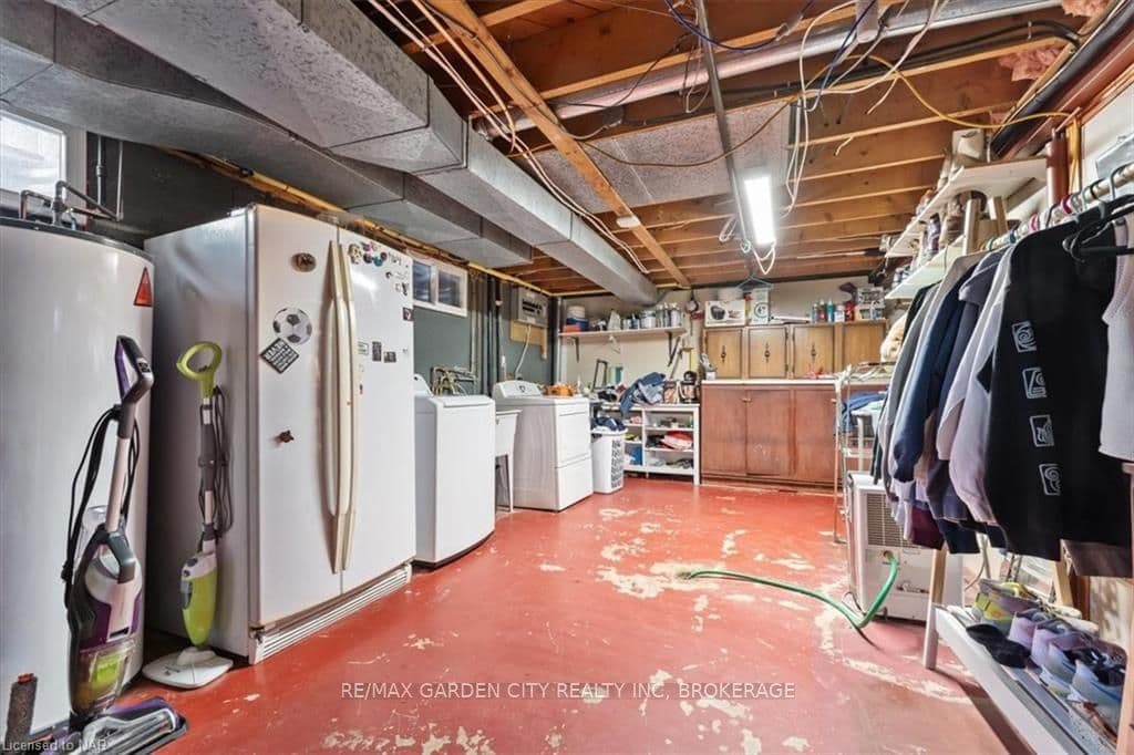 4th level storage laundry and utility