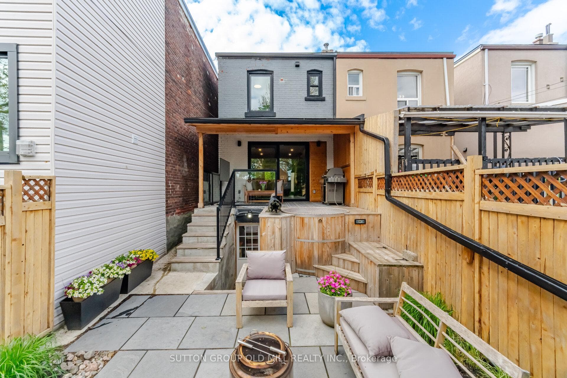 87 Mackay Avenue photo 36