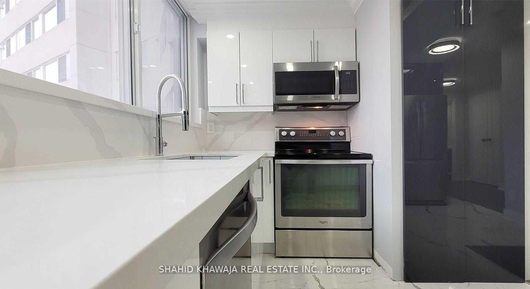 3700 Kaneff Crescent Unit 1010 photo 26