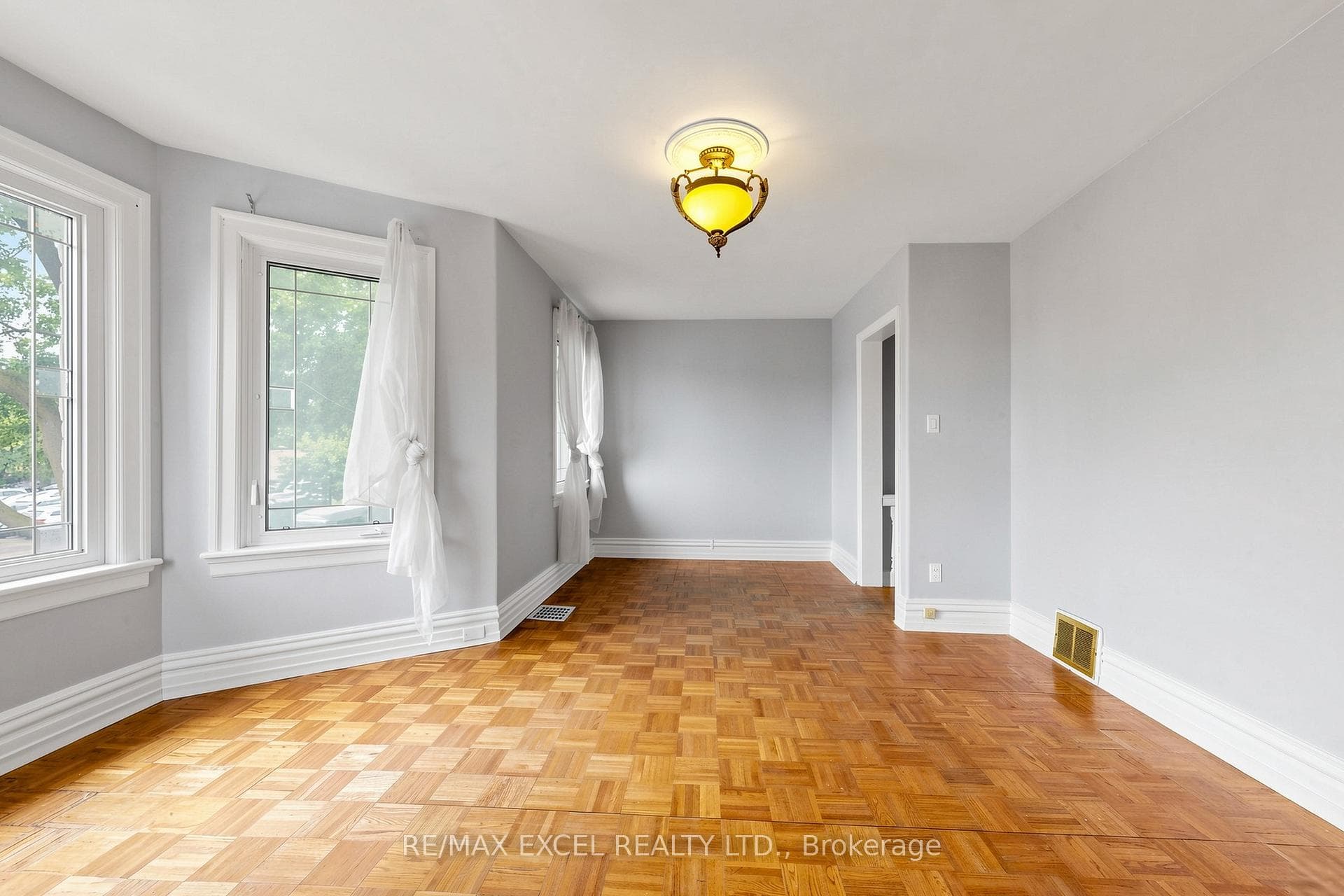 259 Victoria Avenue Unit Upper photo 16
