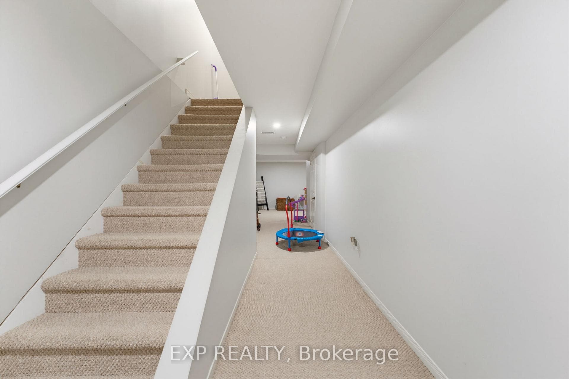10 Cadham Boulevard Unit 28 photo 15