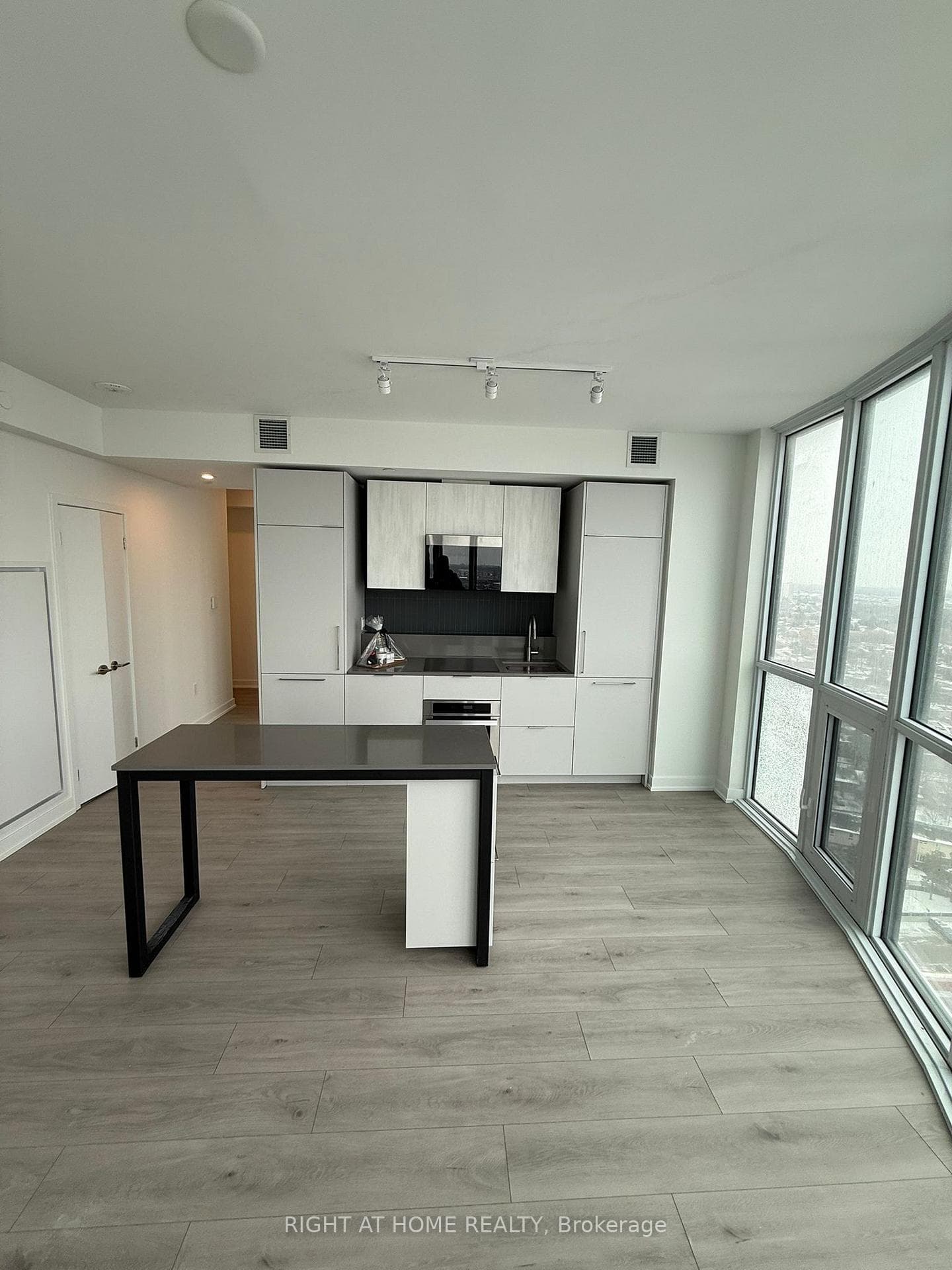 1 Fairview Road Unit 1811 photo 5