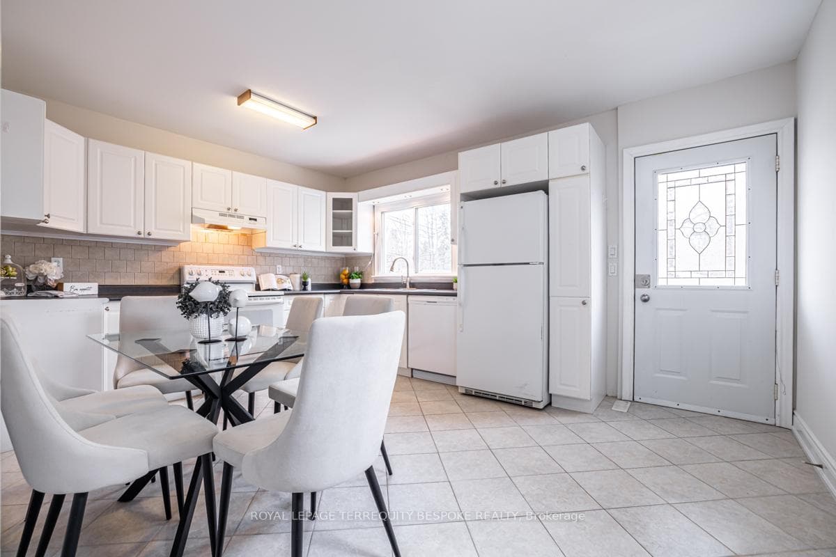 241 Mcroberts Avenue photo 4
