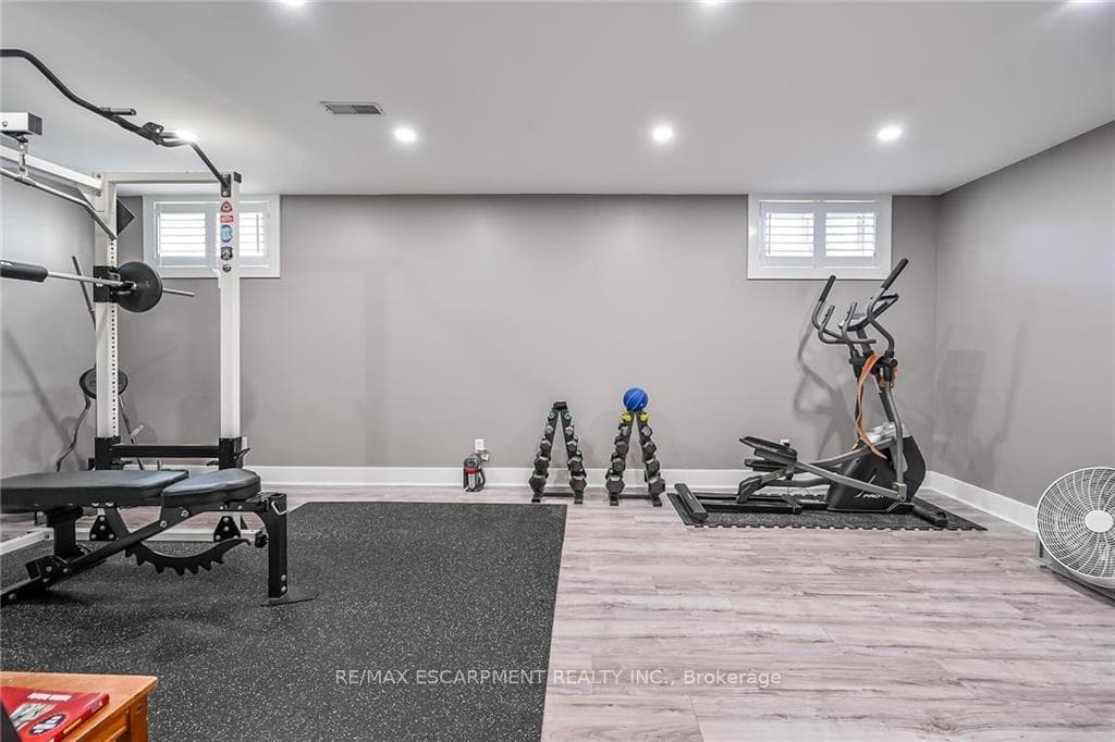 15 Caledonia Avenue photo 25