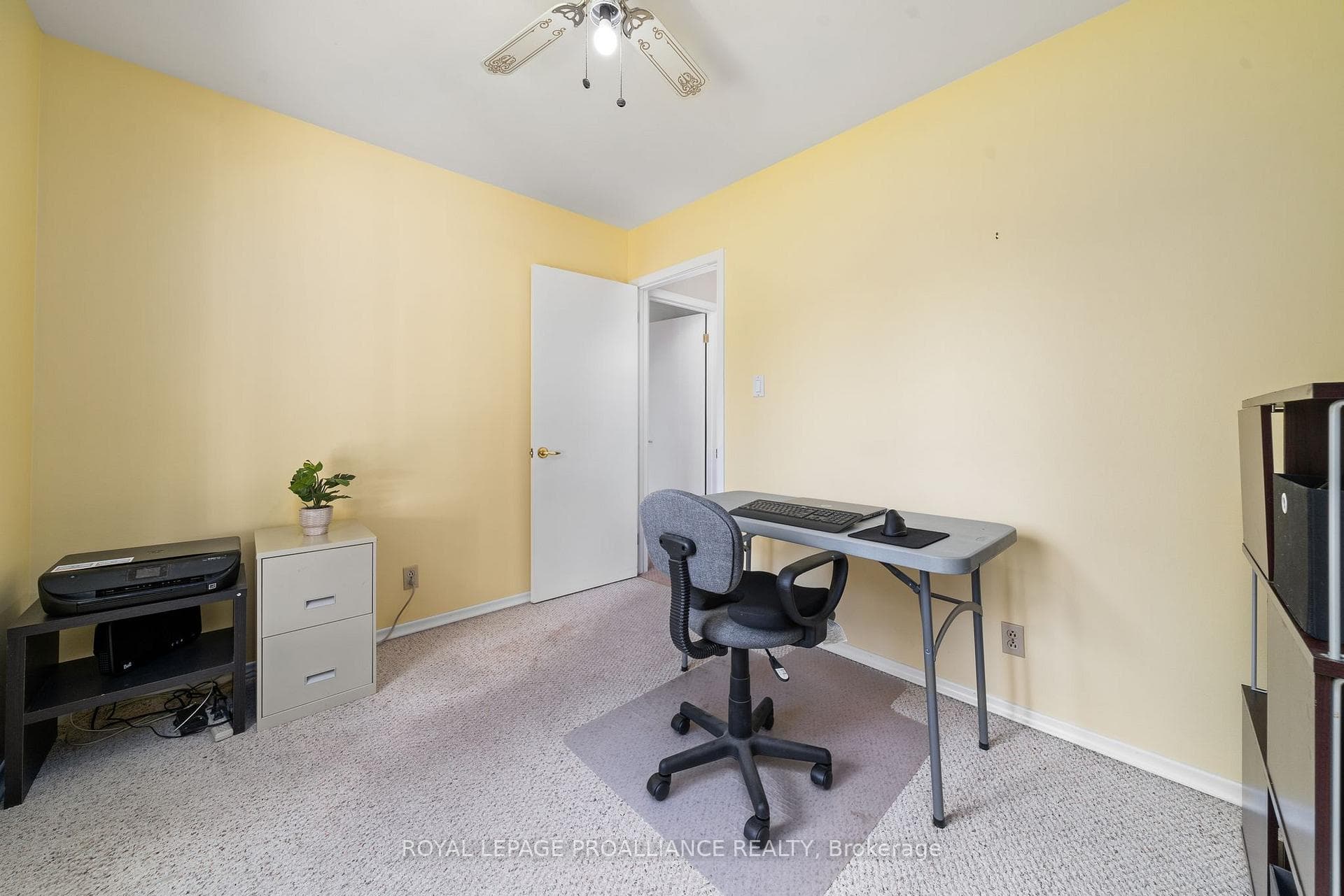 8 Westmount Drive photo 21