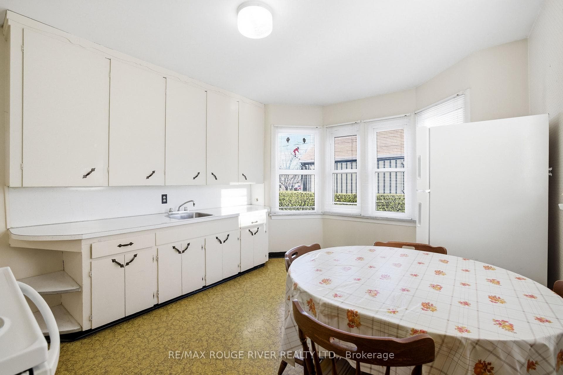 344 Nipigon Street photo 14