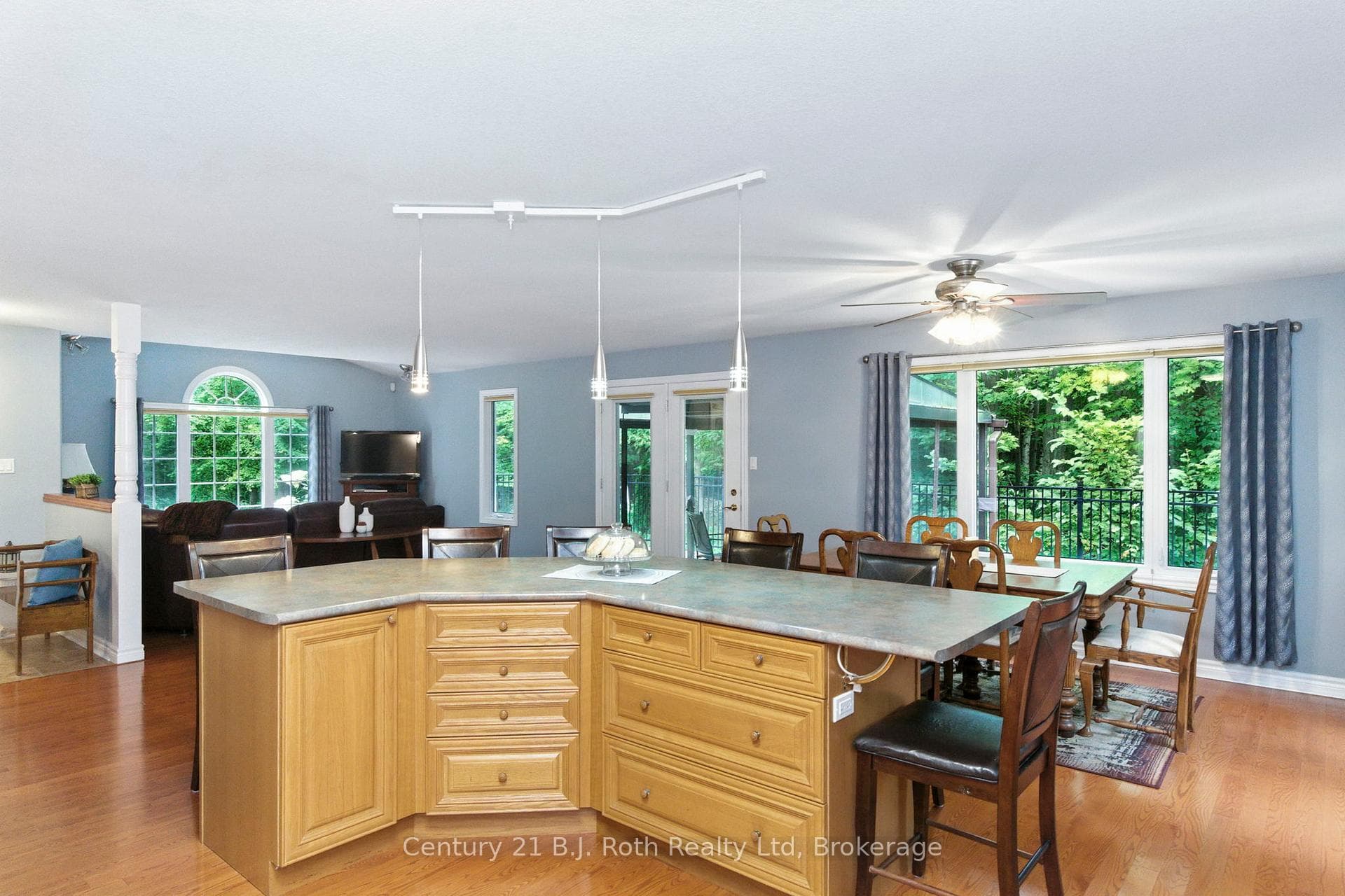 1749 Golf Link Road photo 14