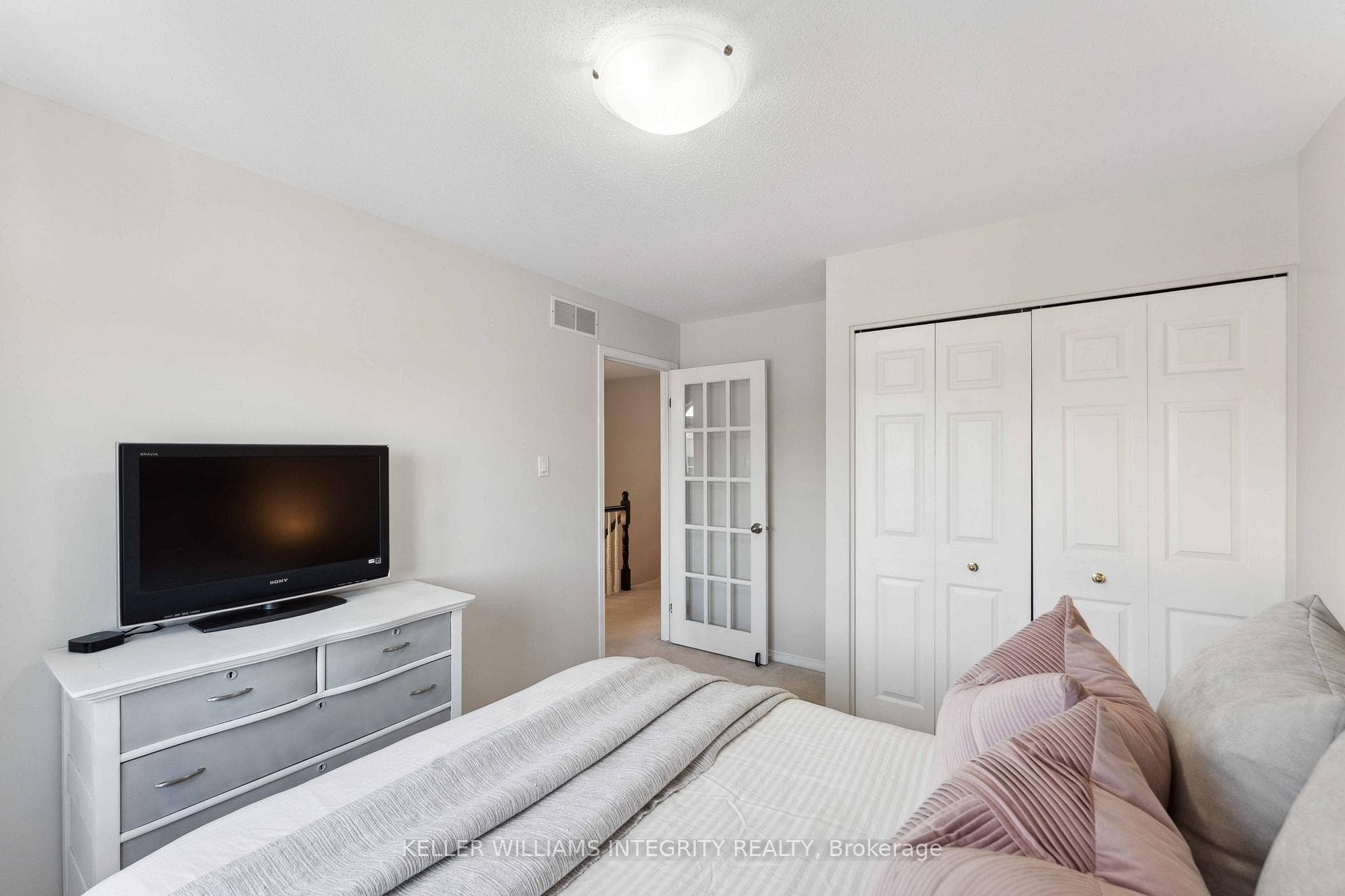 43 Steggall Crescent photo 17