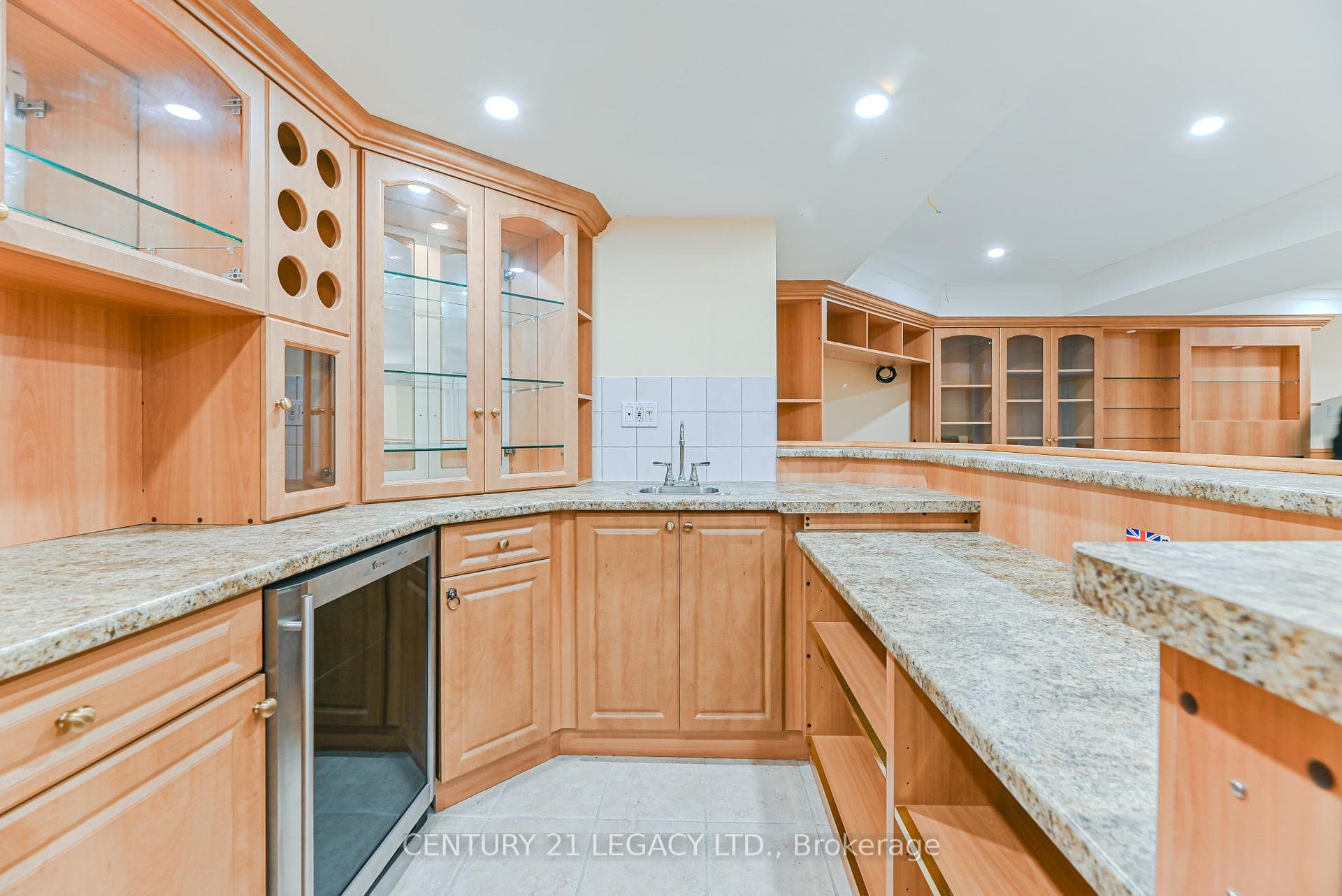 497 Winfield Terrace photo 41