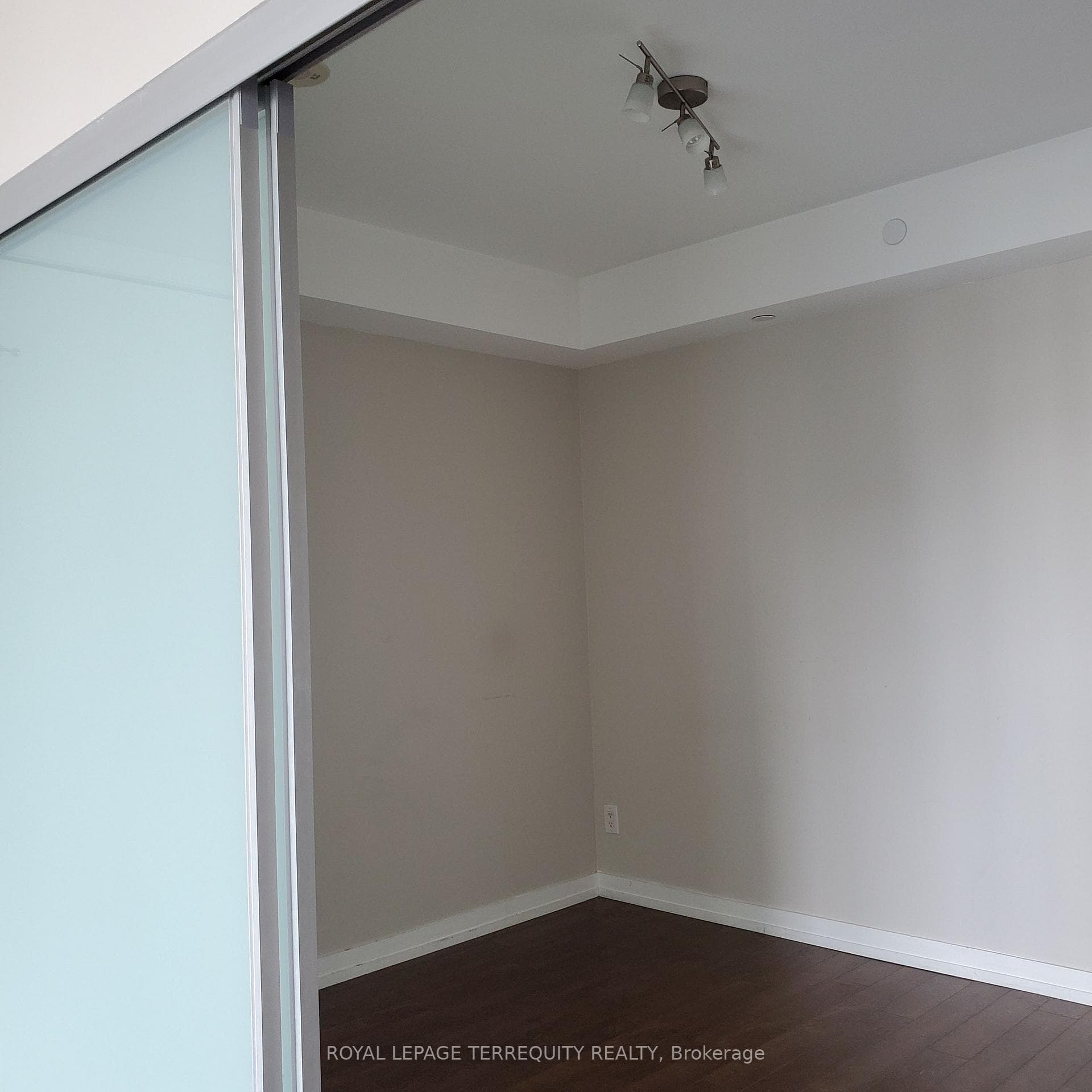 21 Widmer Street Unit 2405 photo 2