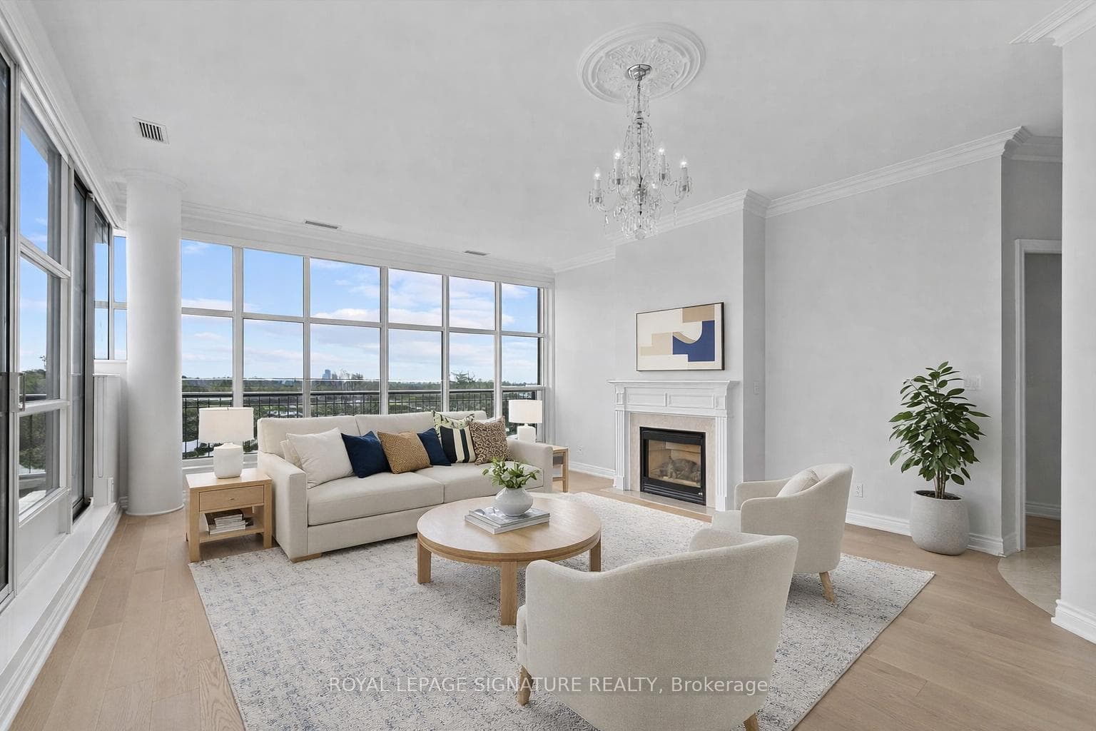 3085 Bloor Street Unit 611 photo 1