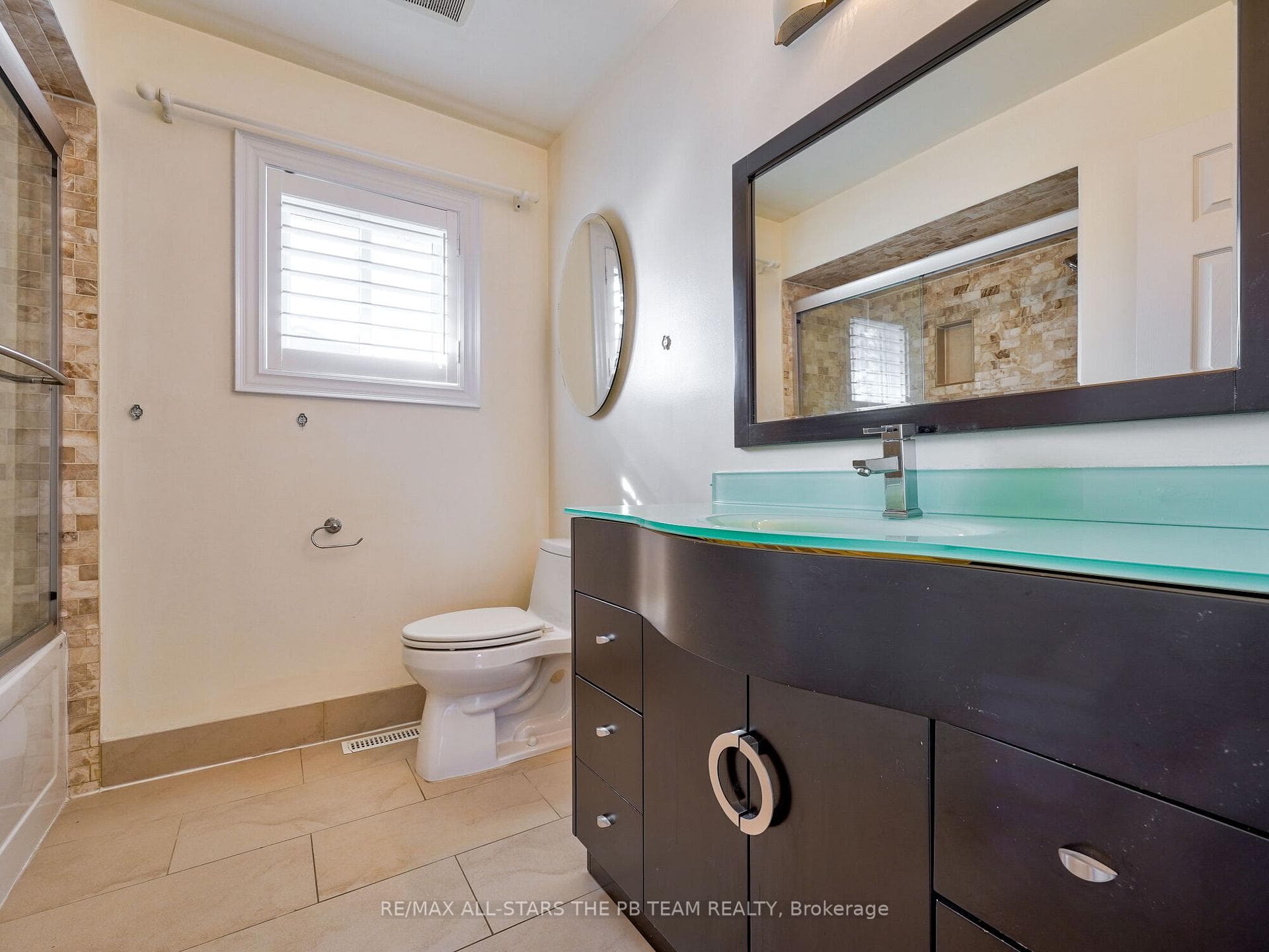 2227 Rodick Road photo 27