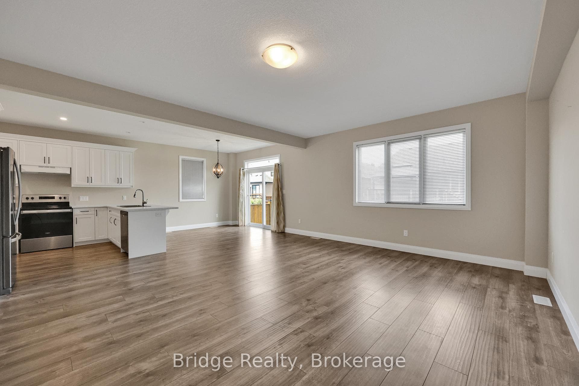 66 Cash Crescent photo 10