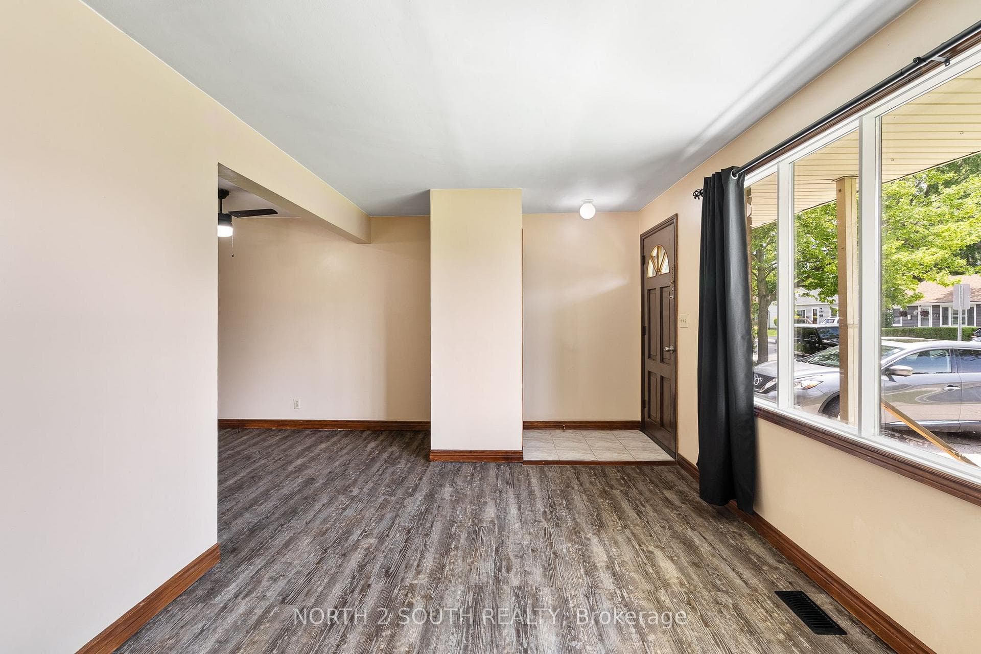 1360 Goyeau Street photo 6