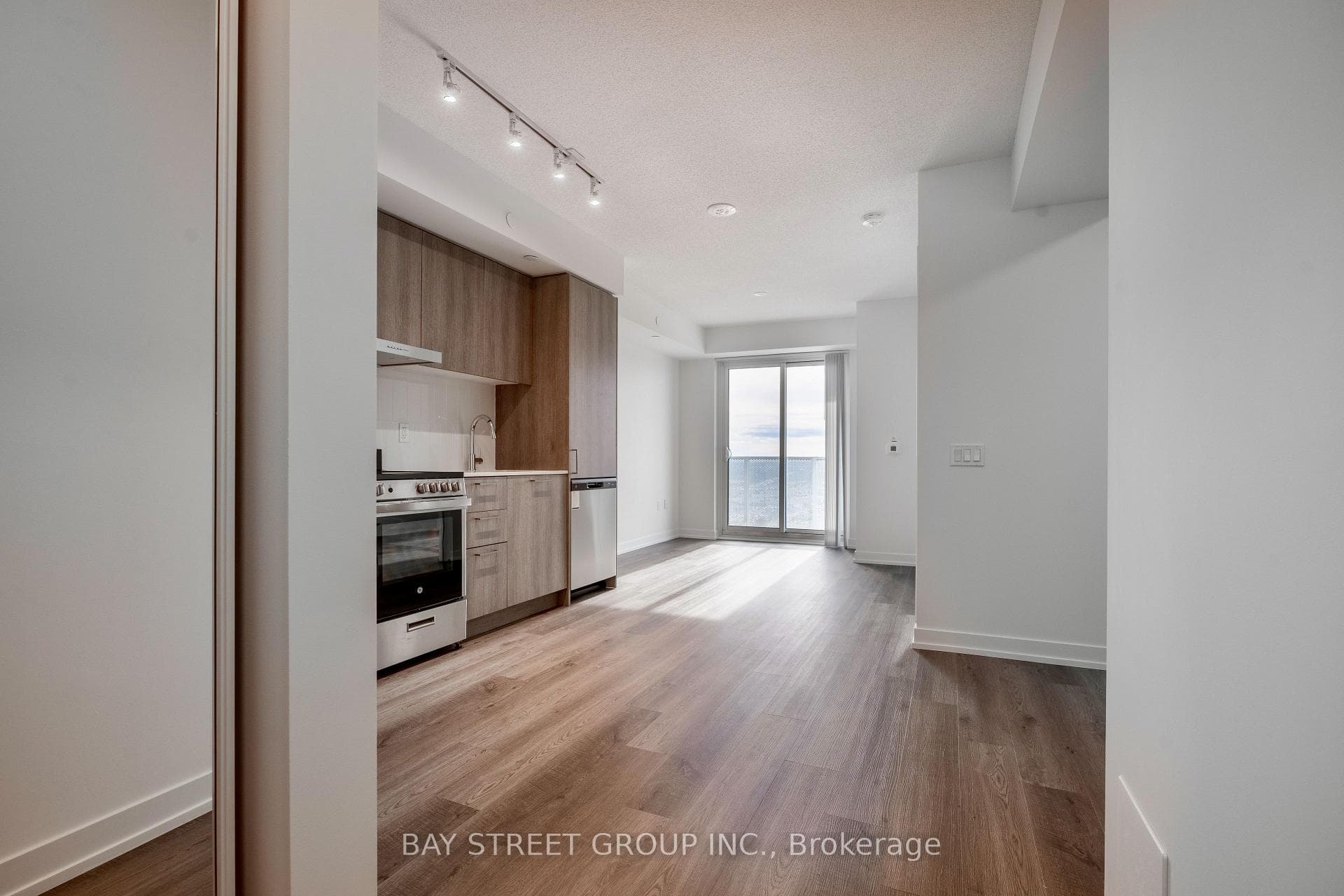 195 Commerce Street Unit 3510 photo 2