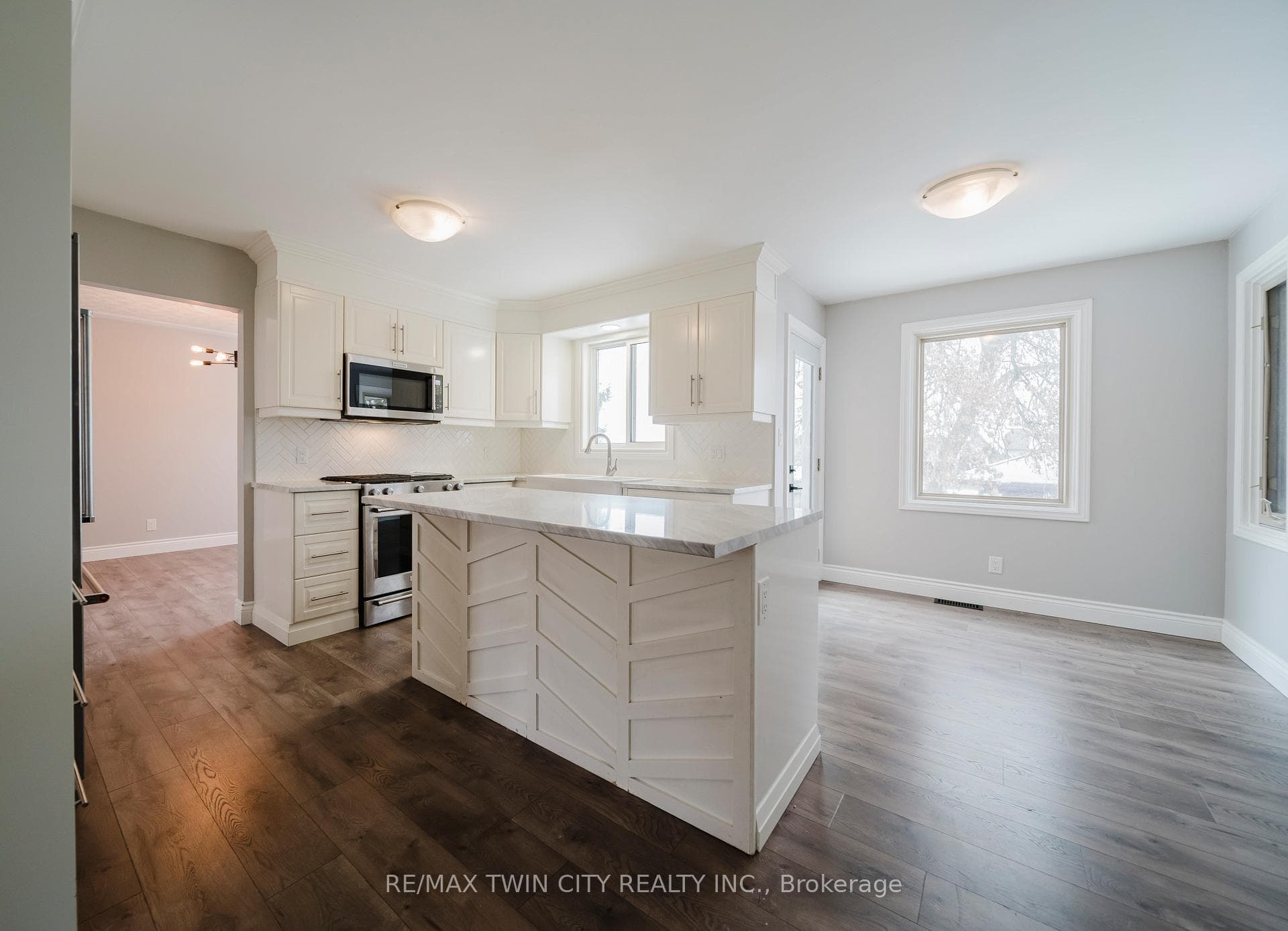 7 Campbell Place photo 11