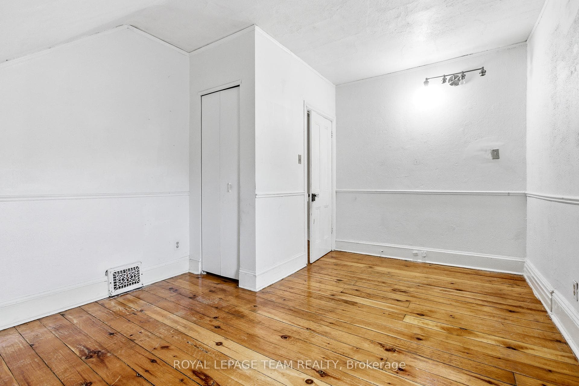 910 Pinecrest Road photo 33