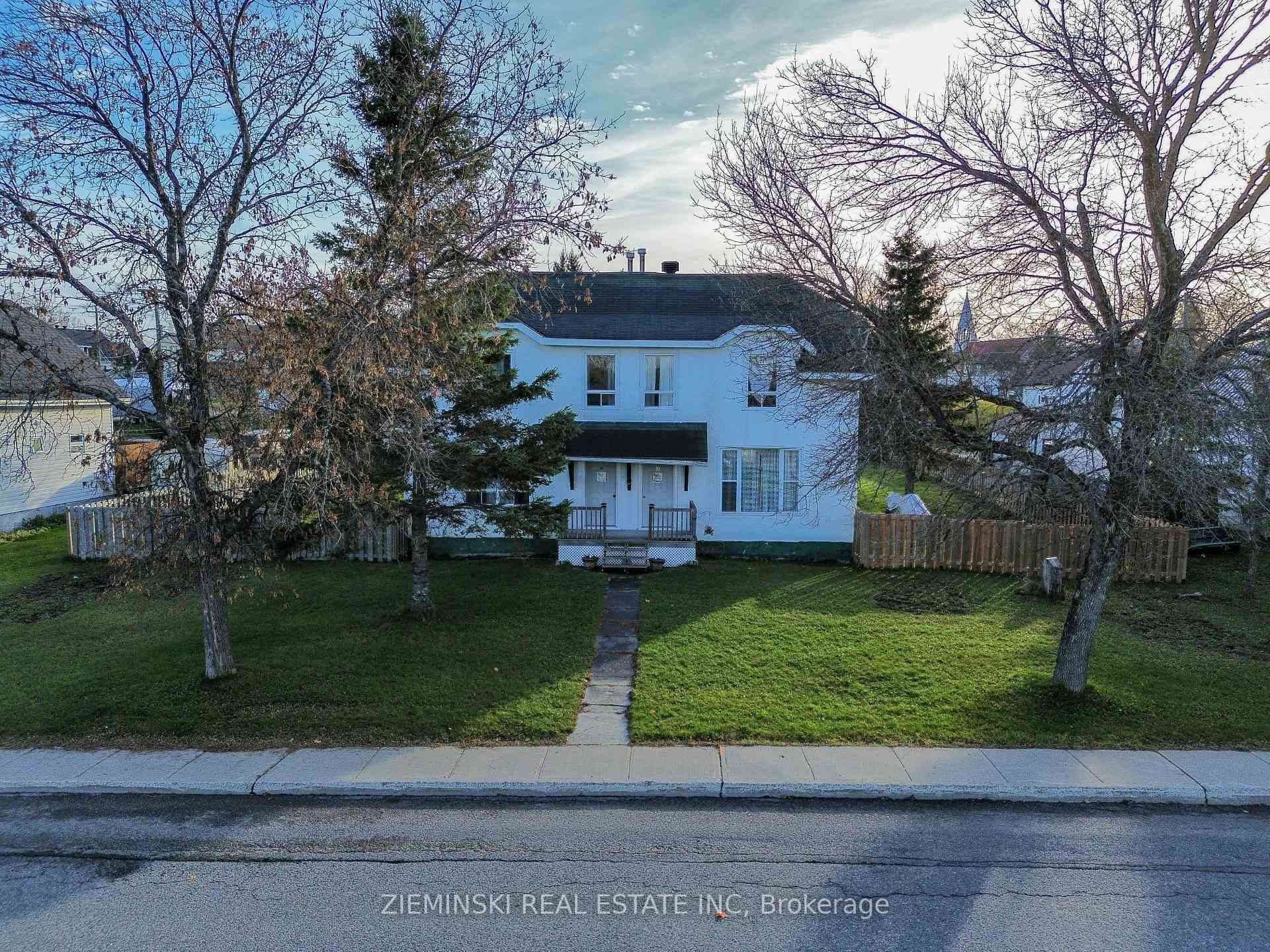 31-33 Anson Drive photo 1