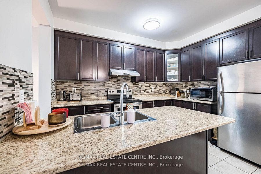 248 Inspire Boulevard photo 16