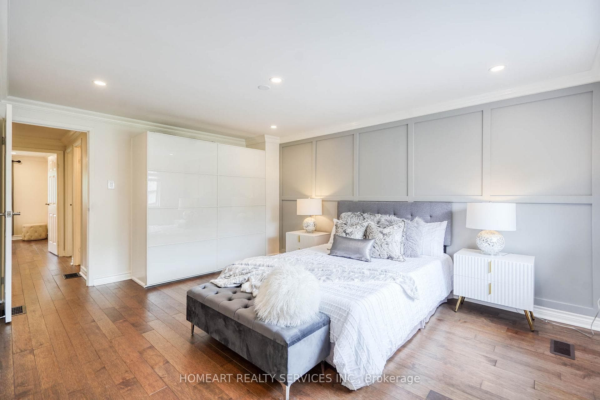 2 Camelot Way photo 21