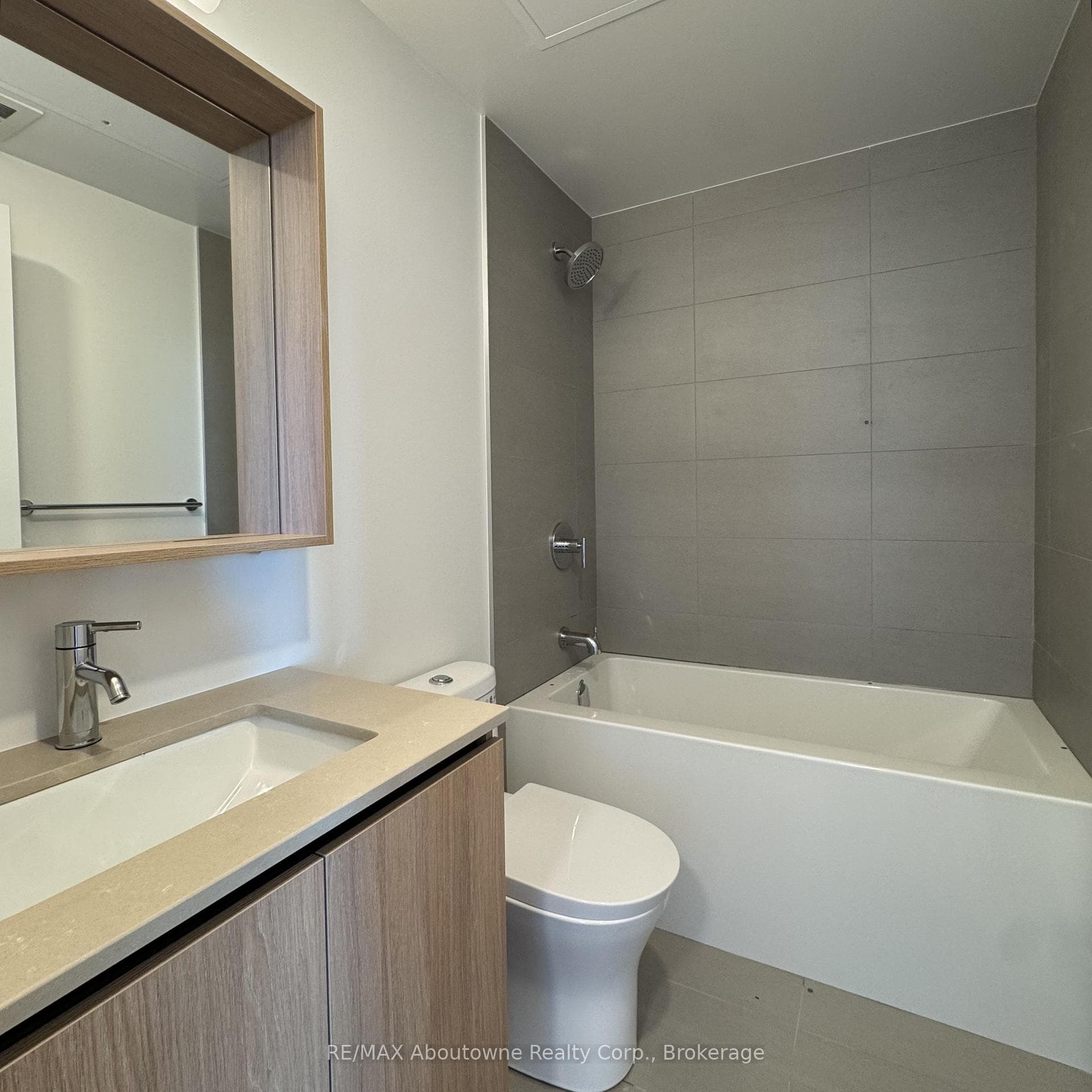35 Parliament Street Unit 1602 photo 6
