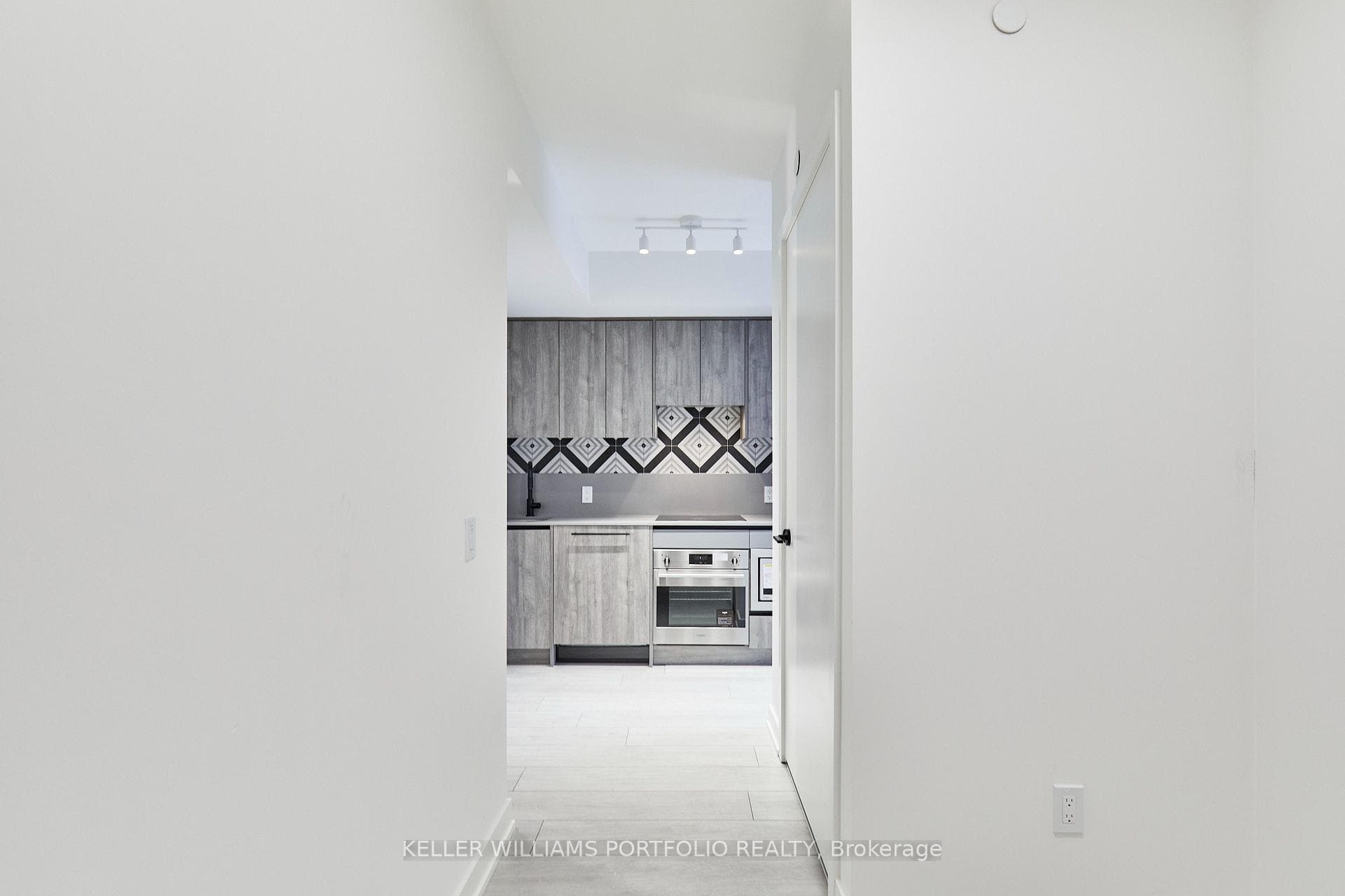 5 Lakeview Avenue Unit 520 photo 16