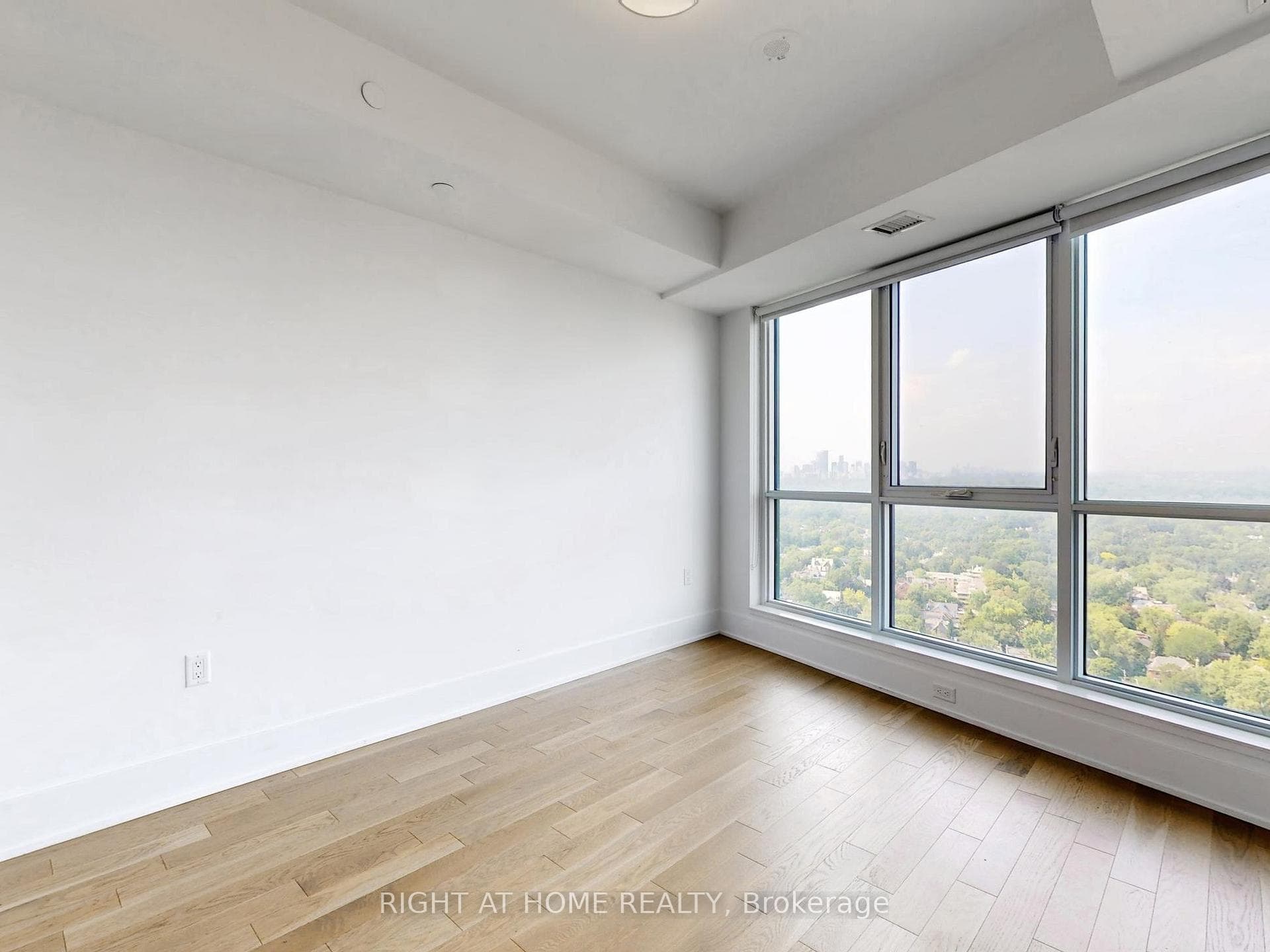 585 Bloor Street Unit 3115 photo 8