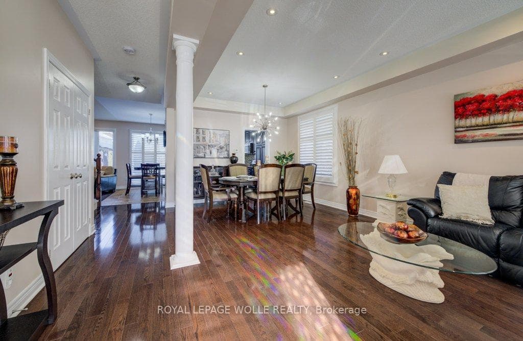 538 Thomas Slee Drive photo 5