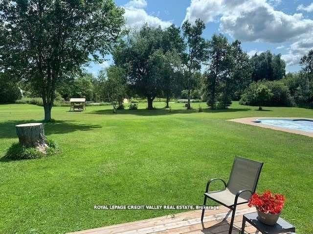 476345 3rd Line photo 25