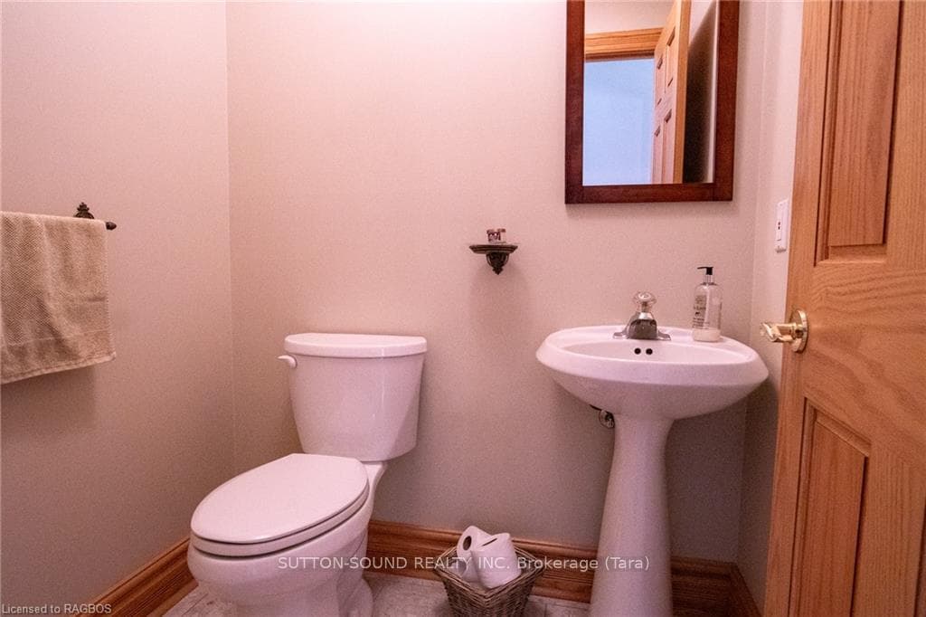 2565 5TH Avenue photo 37