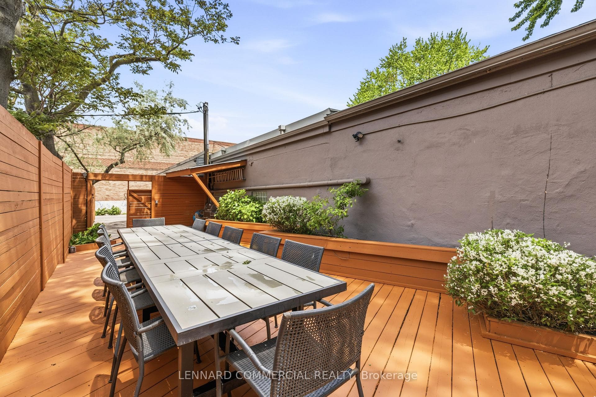 121 Logan Avenue photo 34