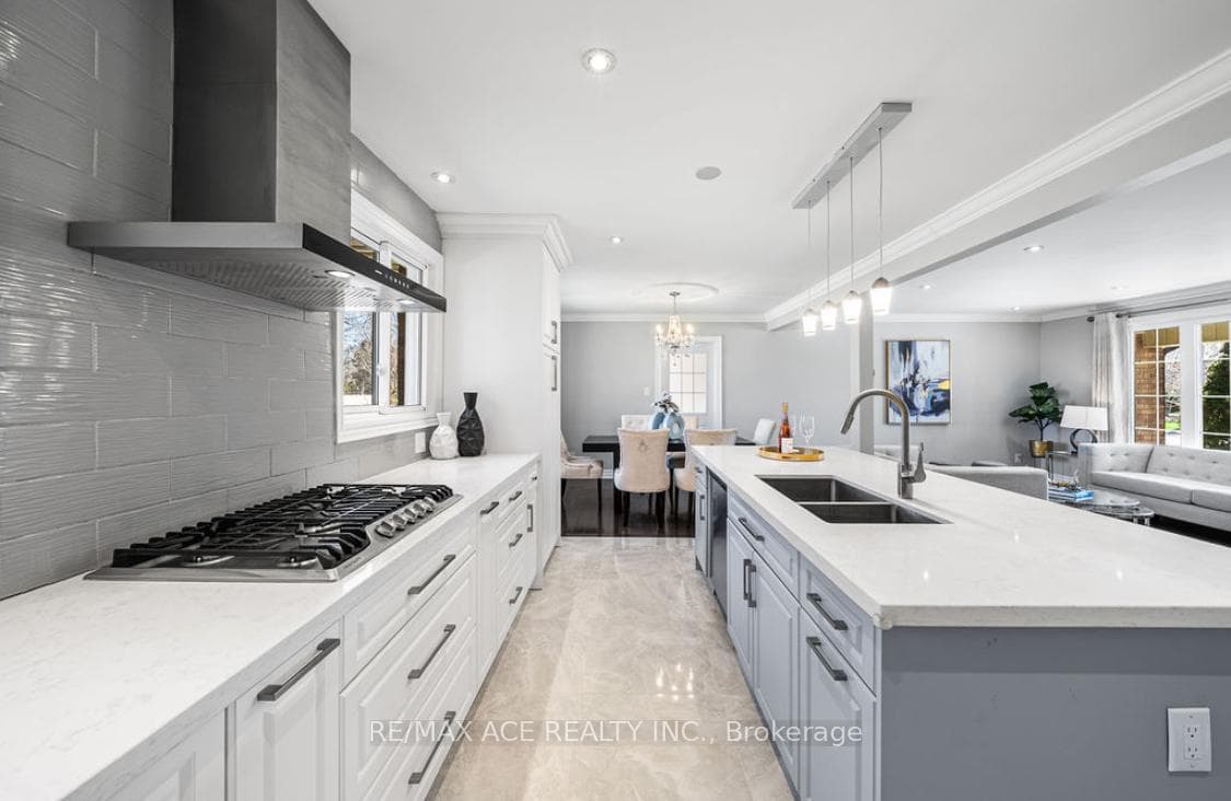 6 Oldborough Circle photo 9