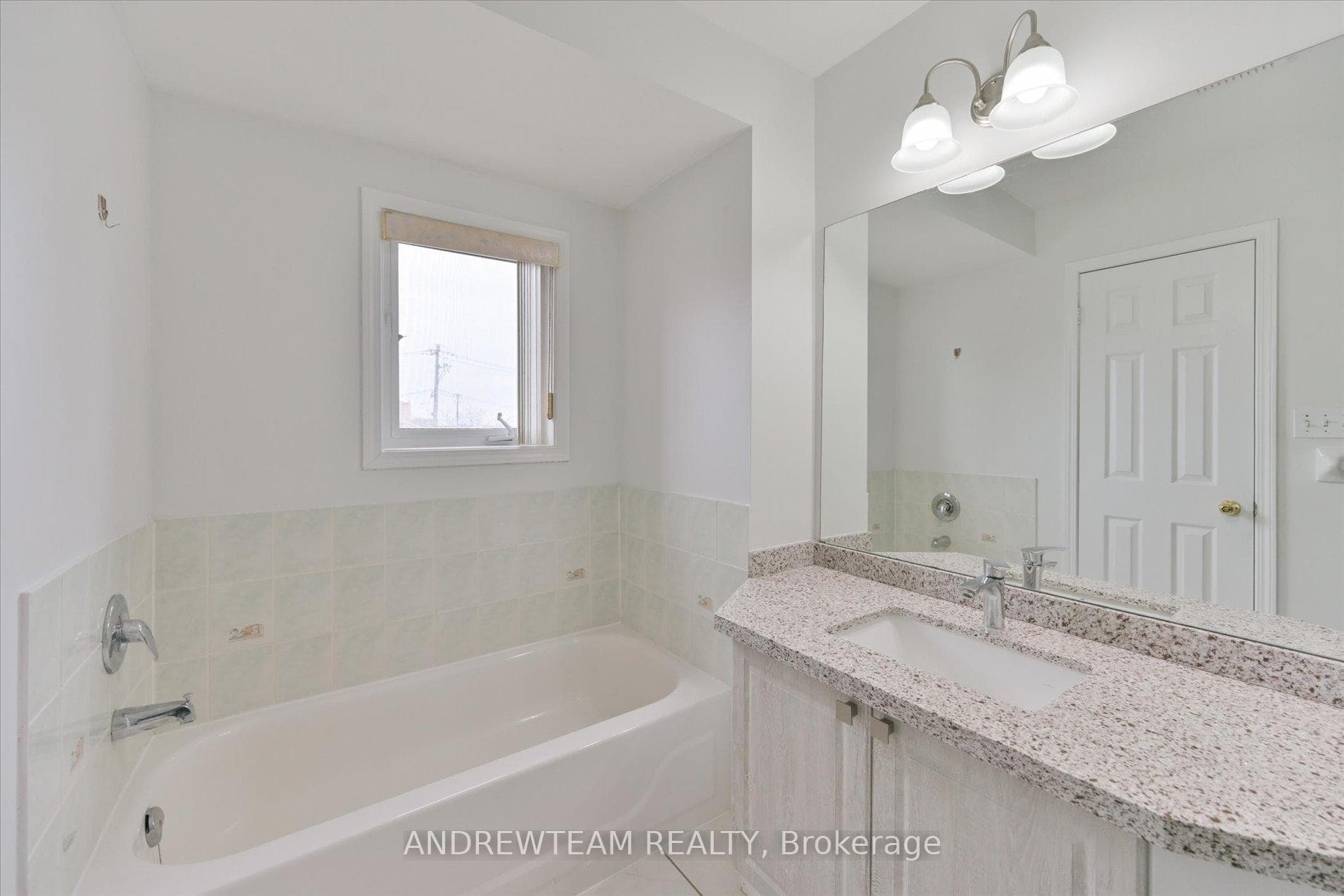 1075 Ellesmere Road Unit 1 photo 18