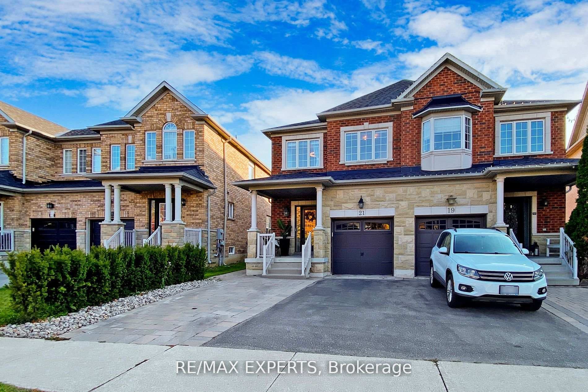 21 Twin Hills Crescent photo 3