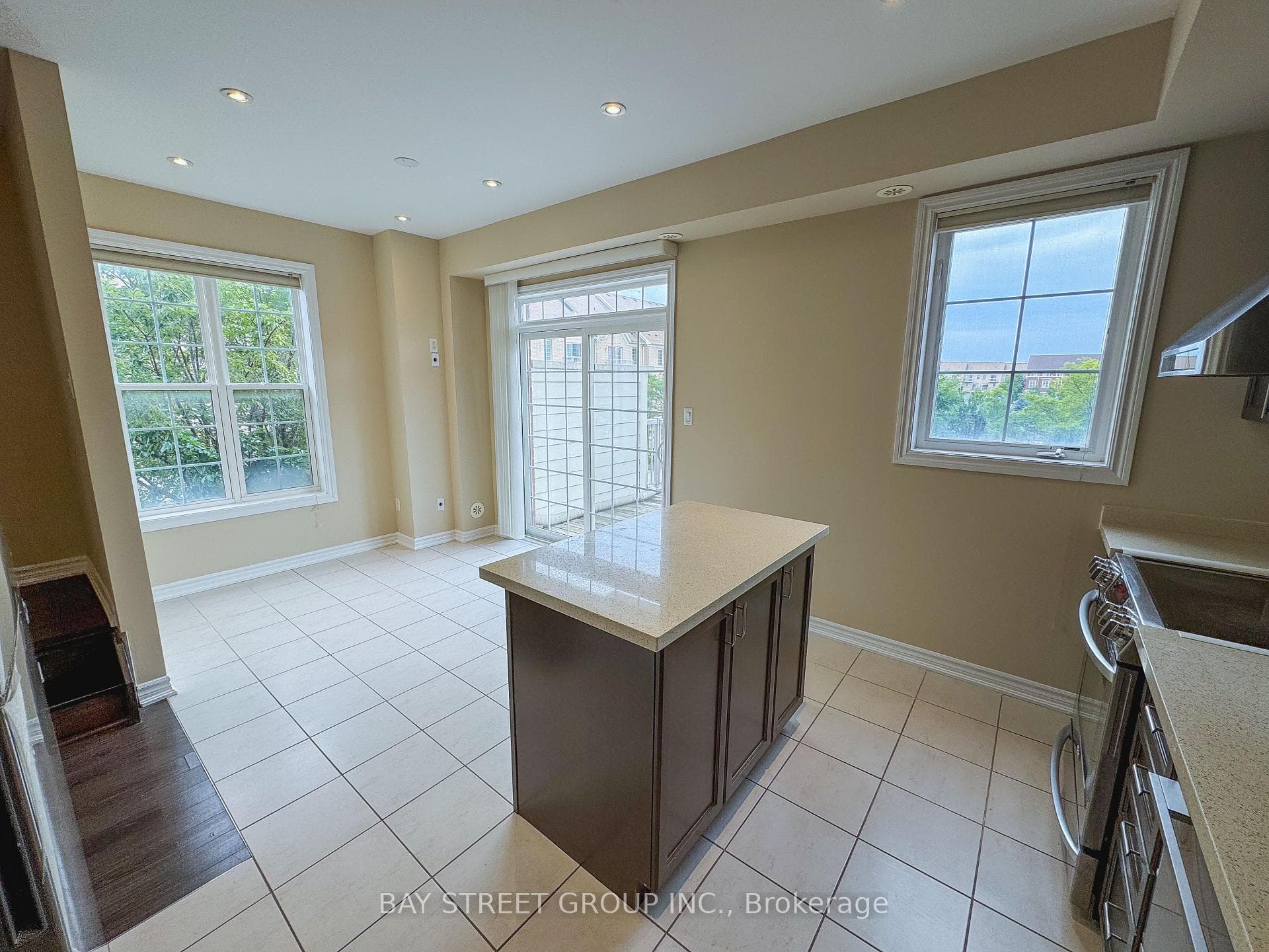 1 Empress Of Australia Lane photo 21