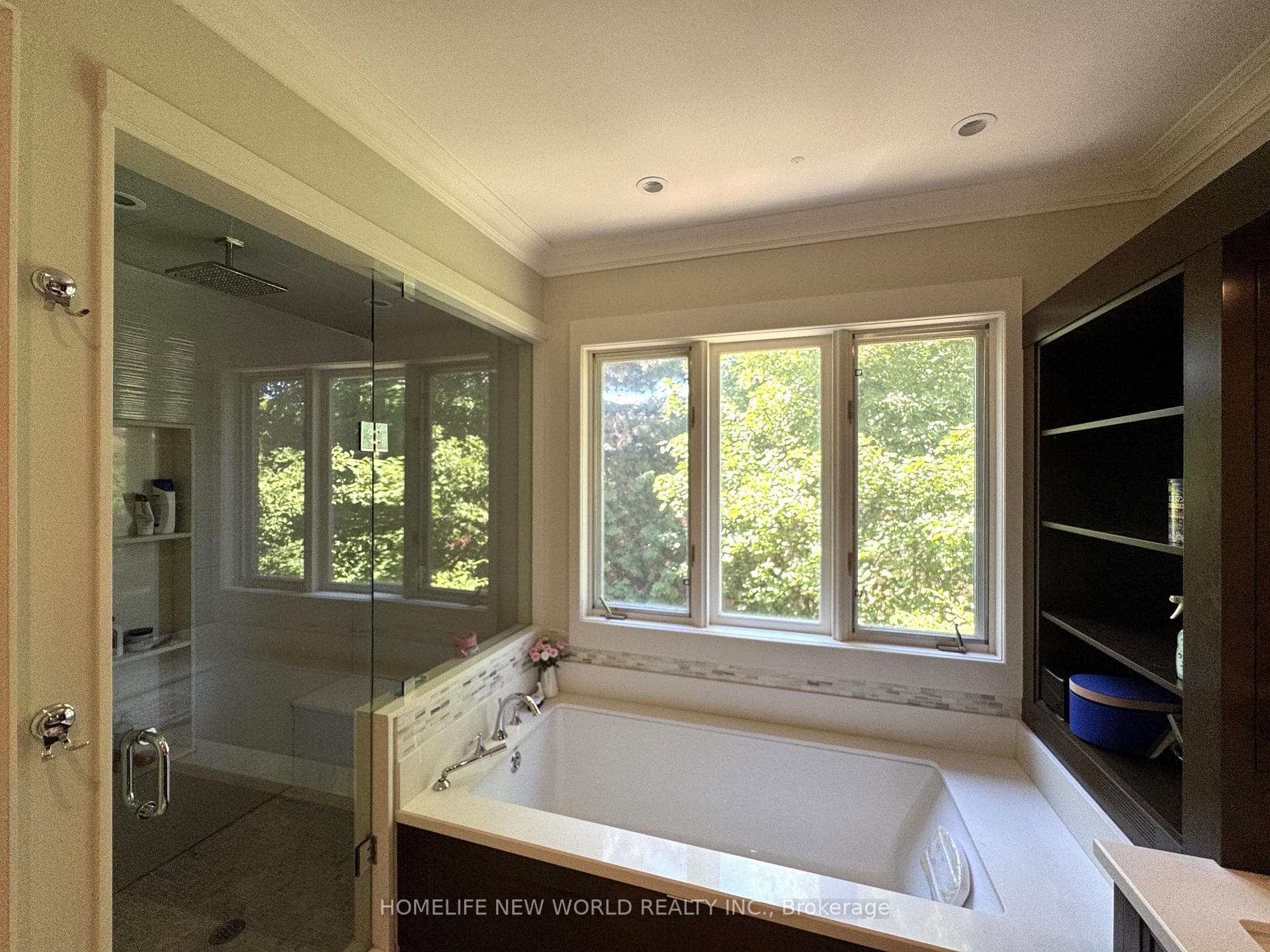 64 Montressor Drive photo 32