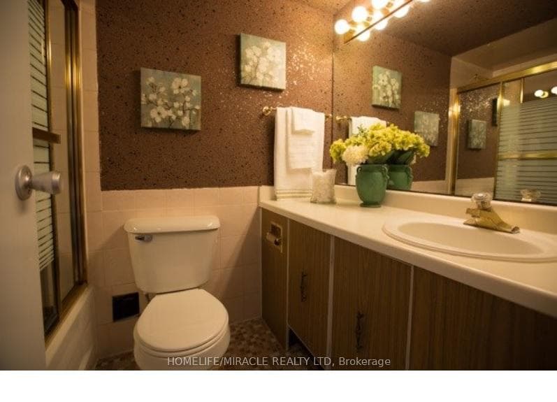 180 Markham Road Unit 1404 photo 10