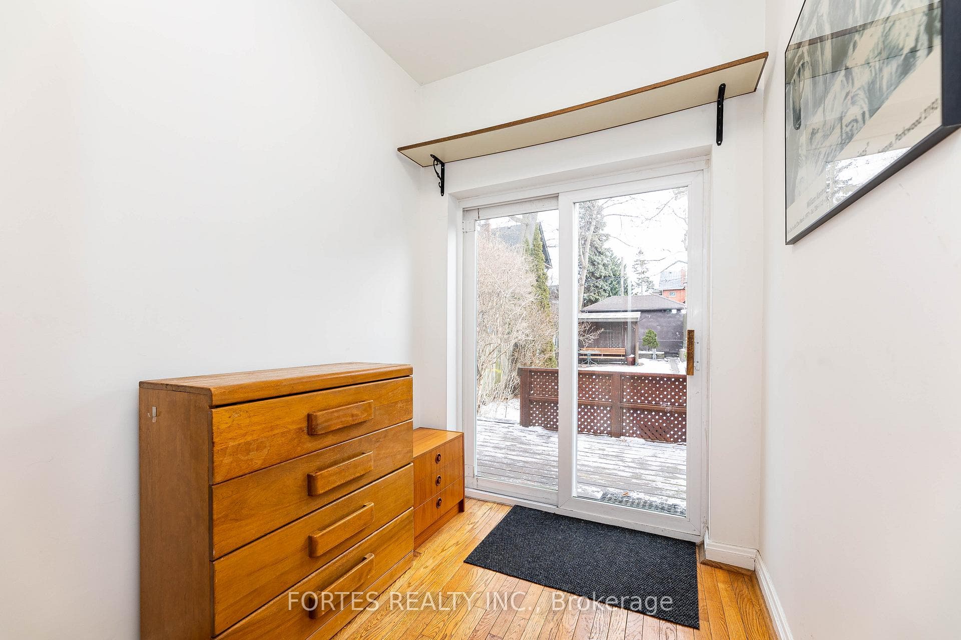 Sunroom/Walkout to Backyard from LR or Kitchen