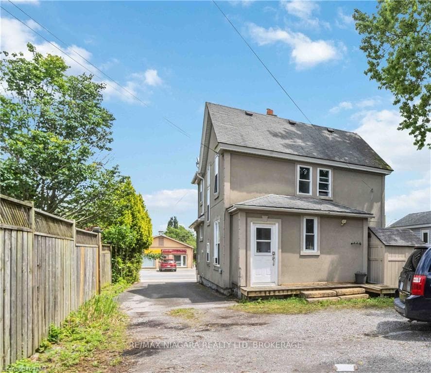 4067 DRUMMOND Road photo 11